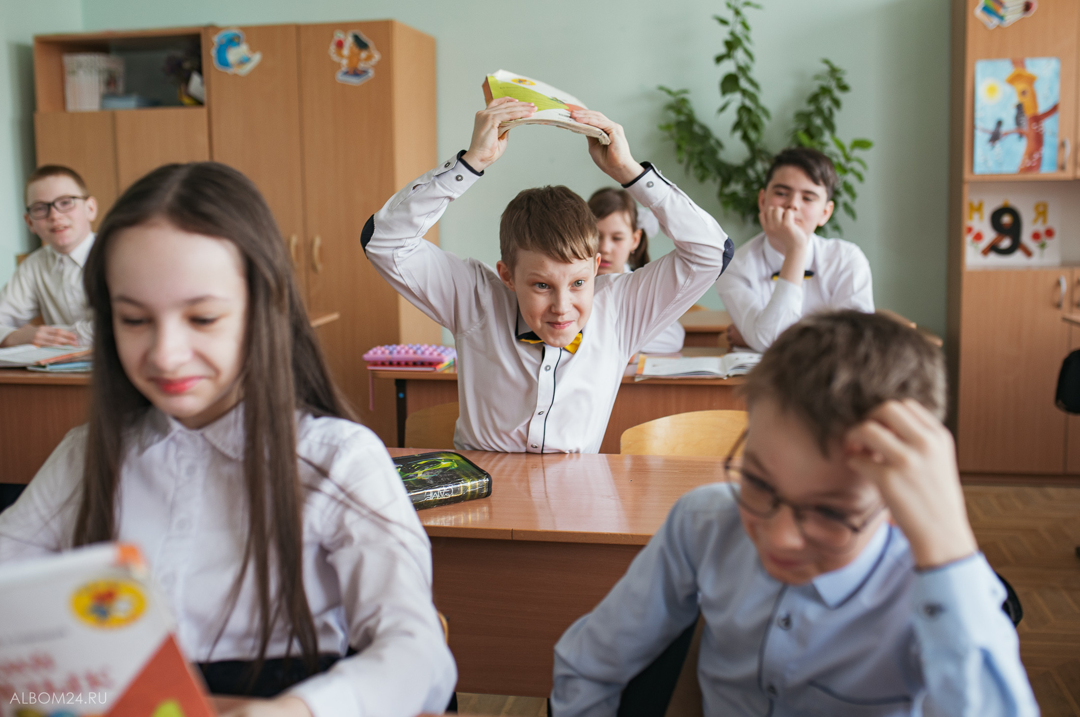 Съемка на выпускной альбом Емельяновская школа № 1, 4А. Выпускные альбомы и фотосъемка в Красноярске