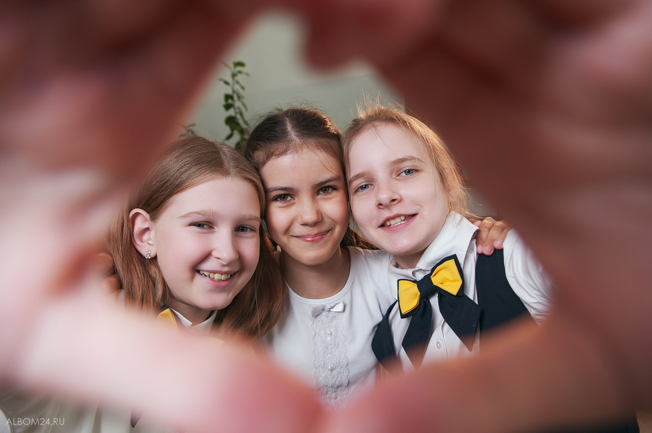 Съемка на выпускной альбом Емельяновская школа № 1, 4А. Выпускные альбомы и фотосъемка в Красноярске