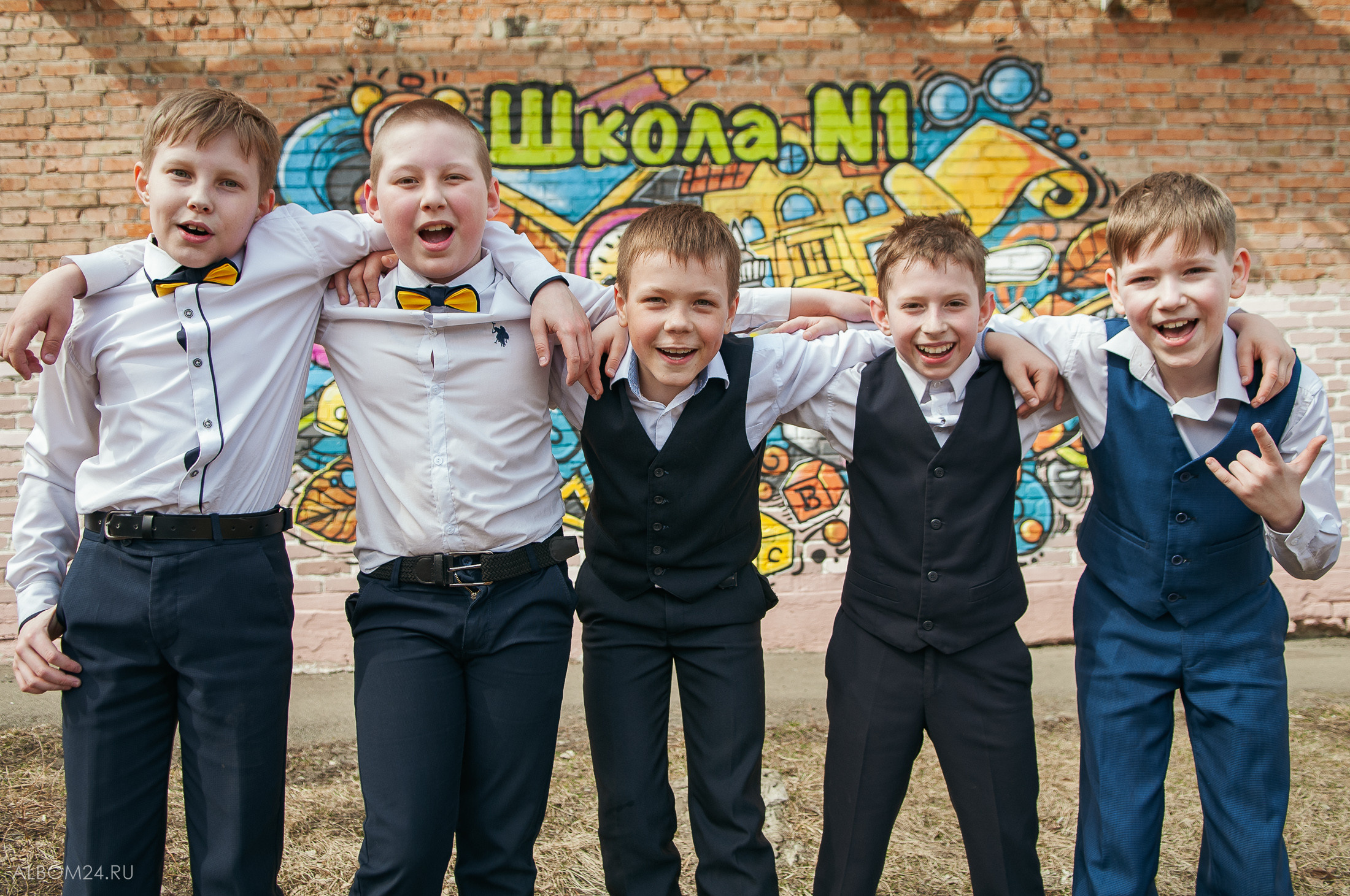 Съемка на выпускной альбом Емельяновская школа № 1, 4А. Выпускные альбомы и фотосъемка в Красноярске