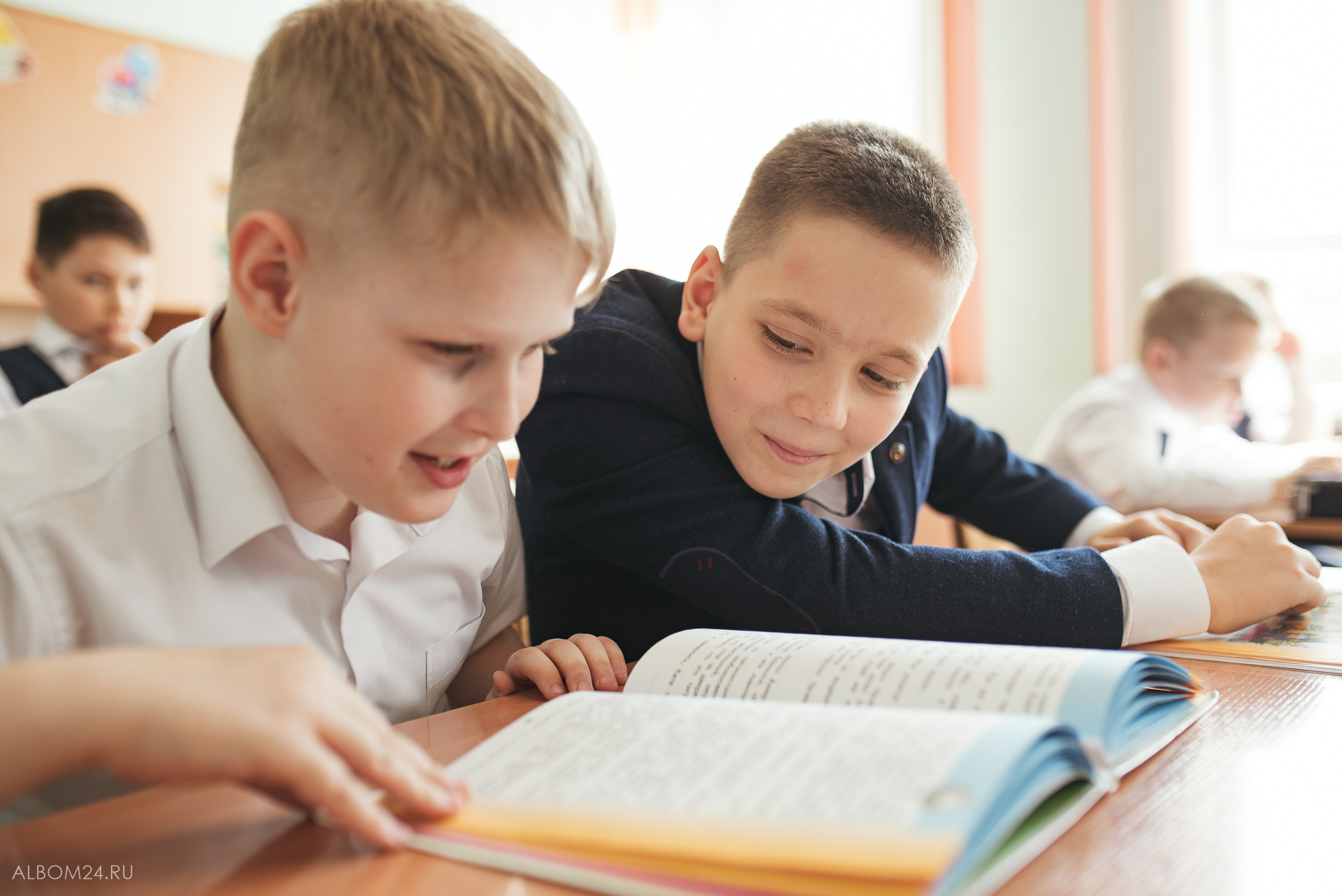 Съемка на выпускной альбом Емельяновская школа № 1, 4Е. Выпускные альбомы и фотосъемка в Красноярске