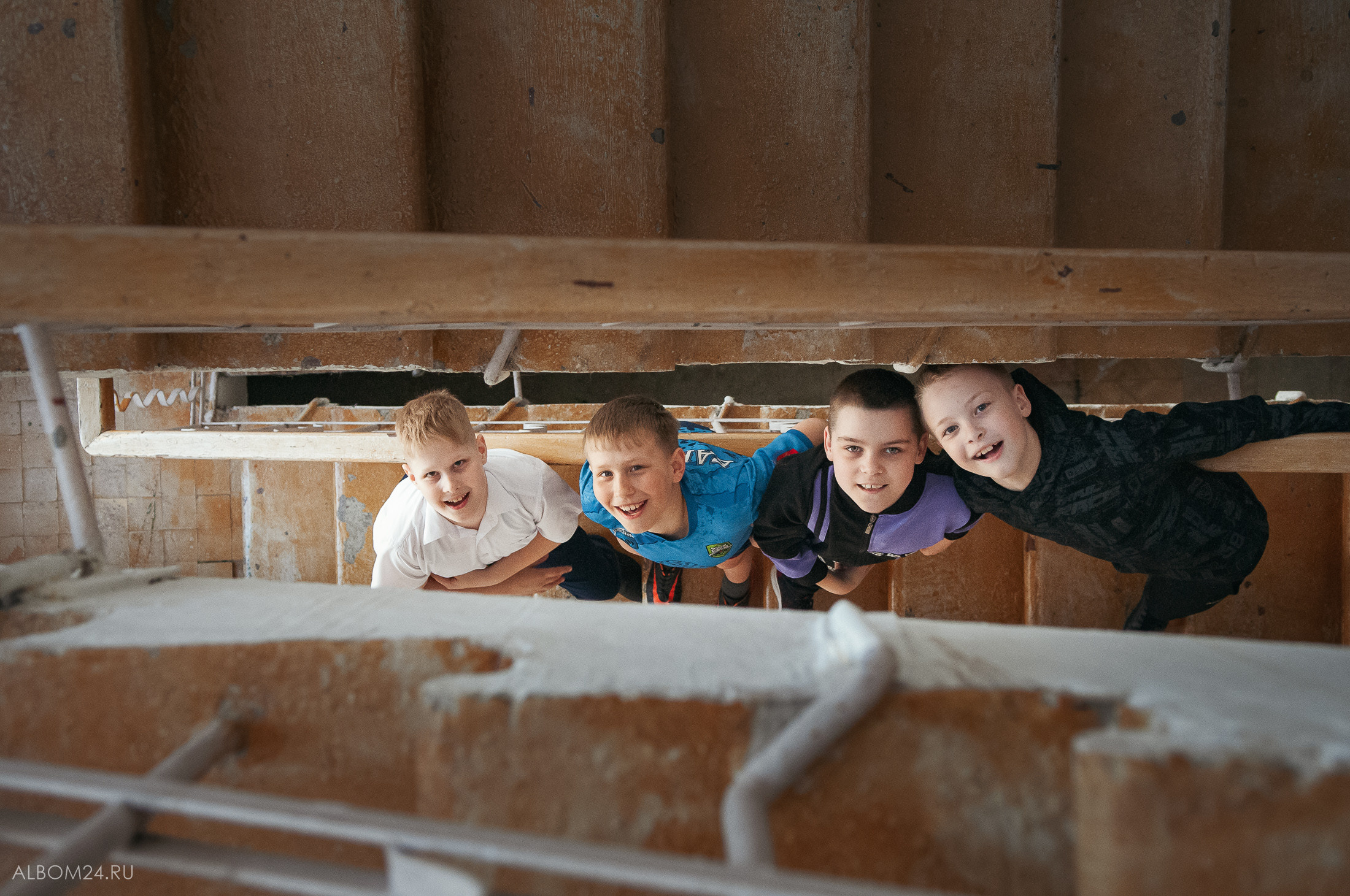 Съемка на выпускной альбом Емельяновская школа № 1, 4Е. Выпускные альбомы и фотосъемка в Красноярске