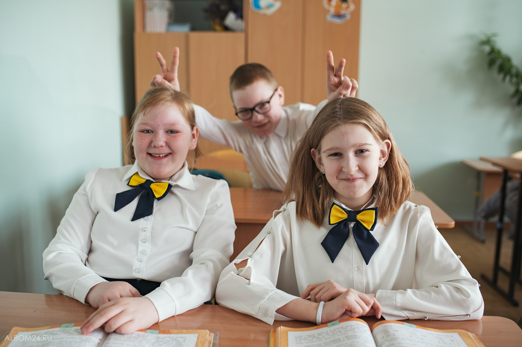 Съемка на выпускной альбом Емельяновская школа № 1, 4А. Выпускные альбомы и фотосъемка в Красноярске