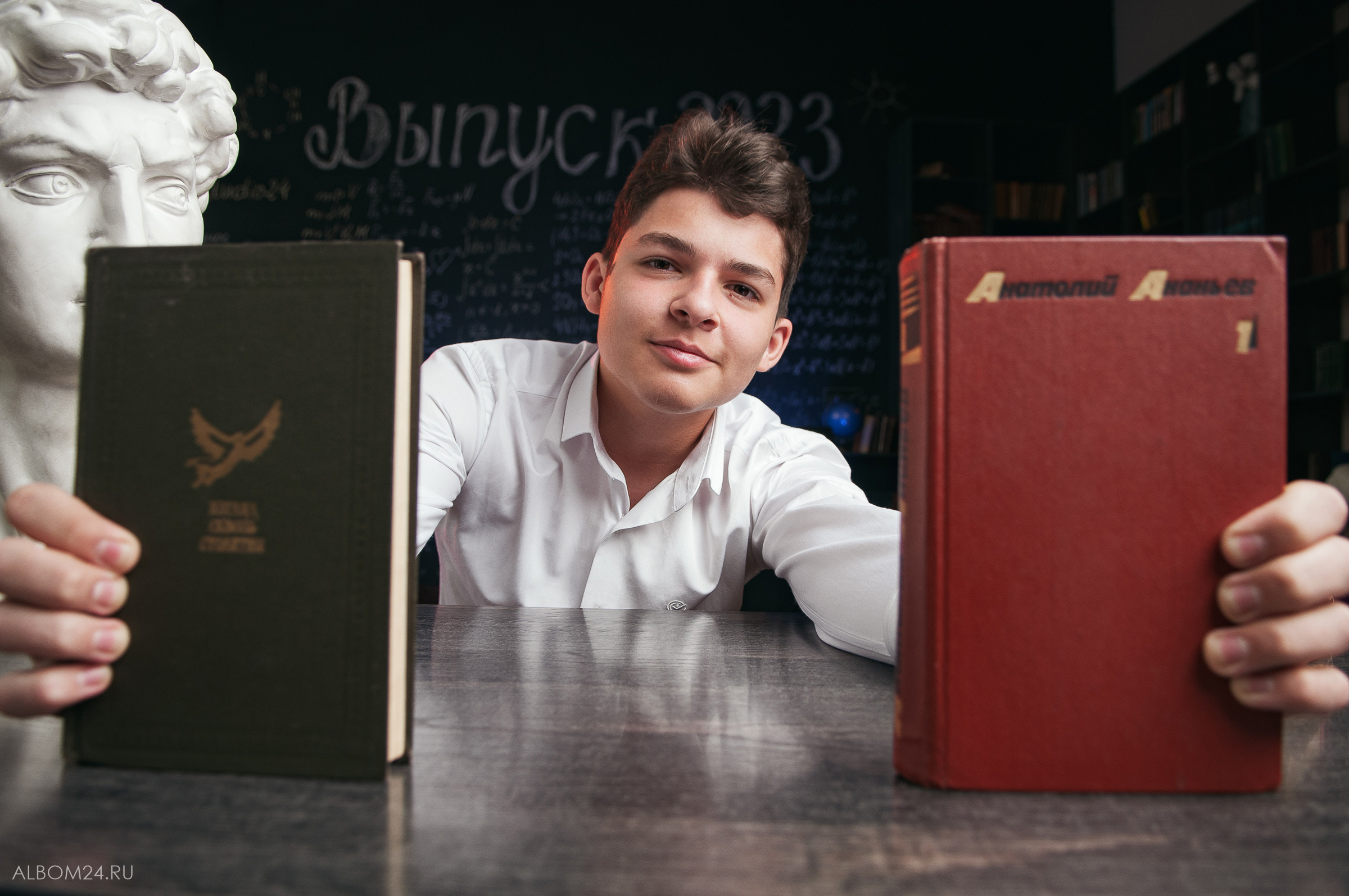 Съемка на выпускной альбом Школа 27, 9А класс. Выпускные альбомы и фотосъемка в Красноярске