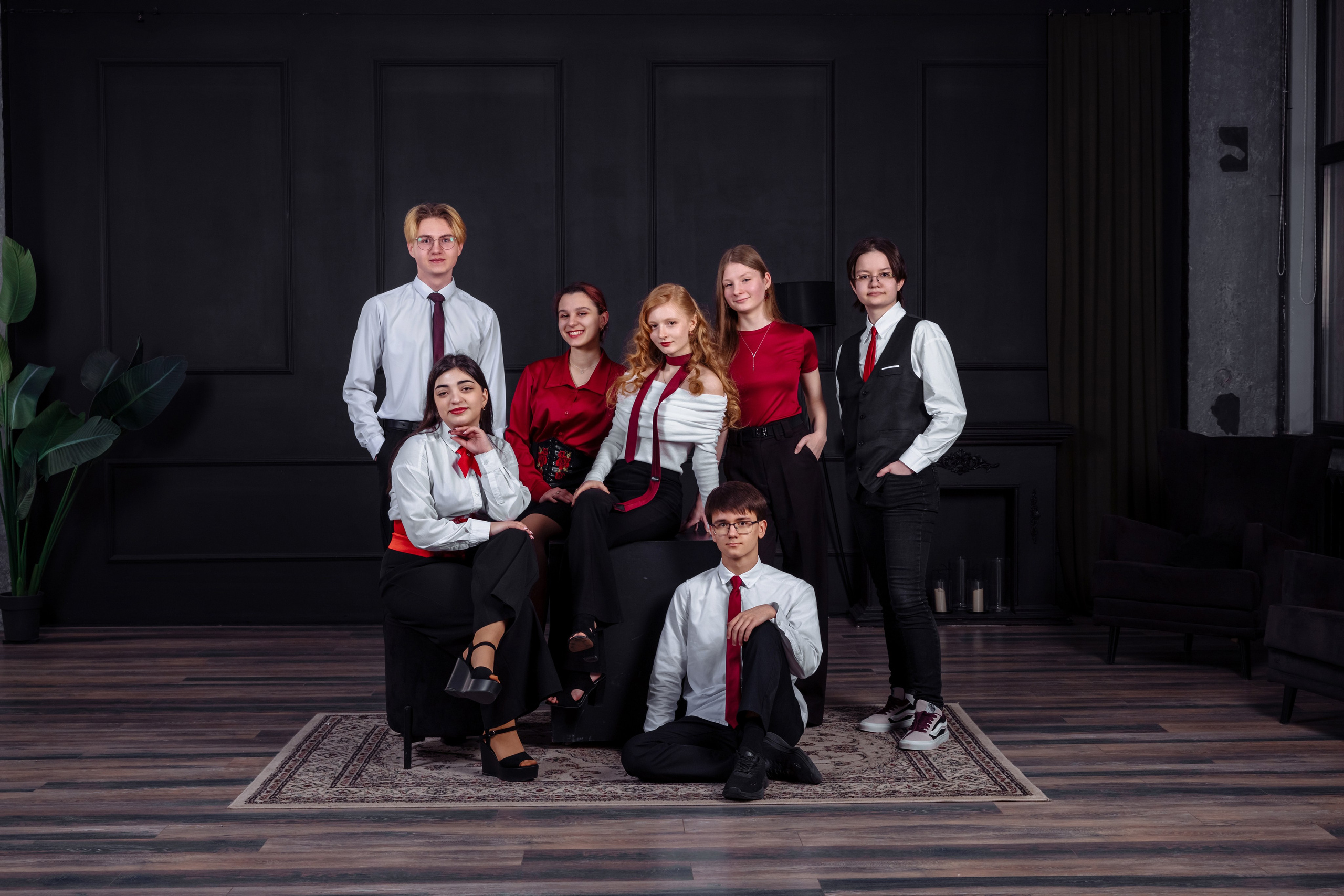 Старшая школа. Выпускные школьные фото­альбомы для школ и детских садов в Волгограде и Волжском