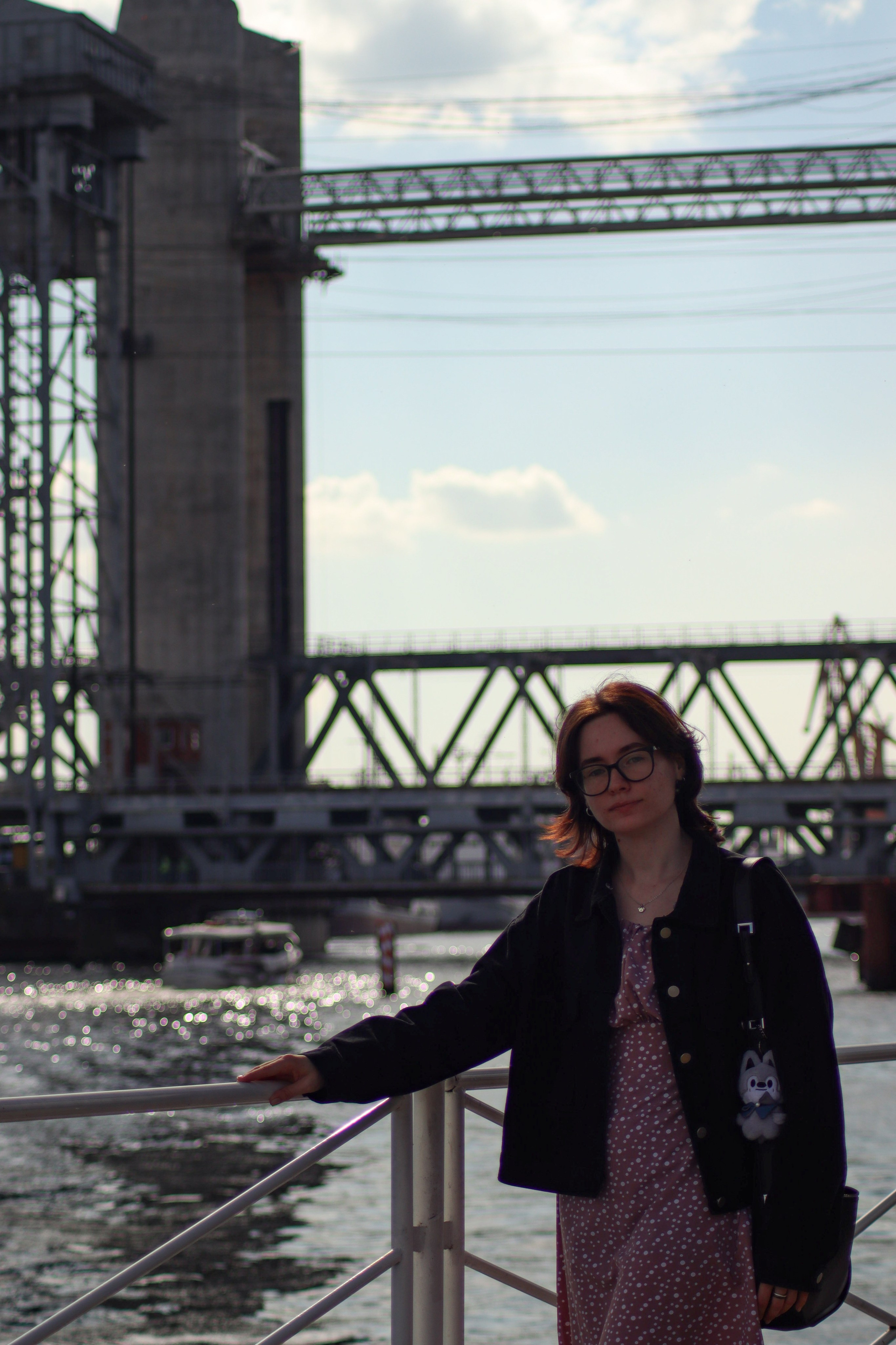 Юля П. (Near the water). — Digital Noise —