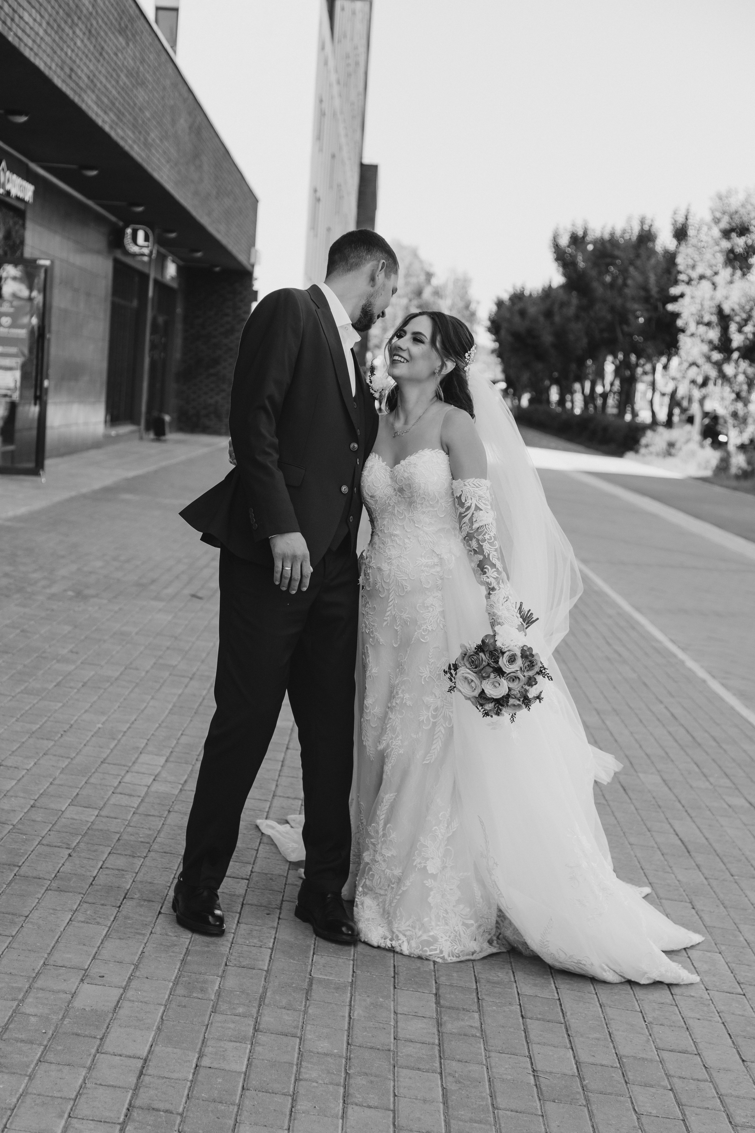 Верхняя Пышма аллея у загса. Свадебный и семейный фотограф Екатеринбург Настя Саедгалина