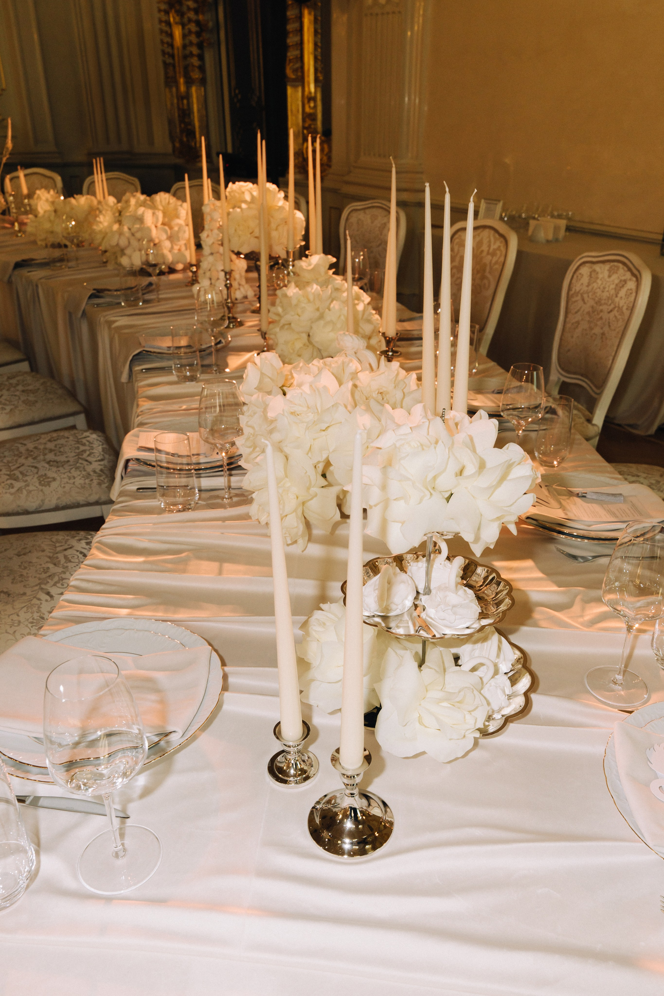 Вова и Лиза. Питер. Гранд Отель Европа, 1 дворец бракосочетания и особняк Мясникова. Свадебный фотограф Катерина Чулкова