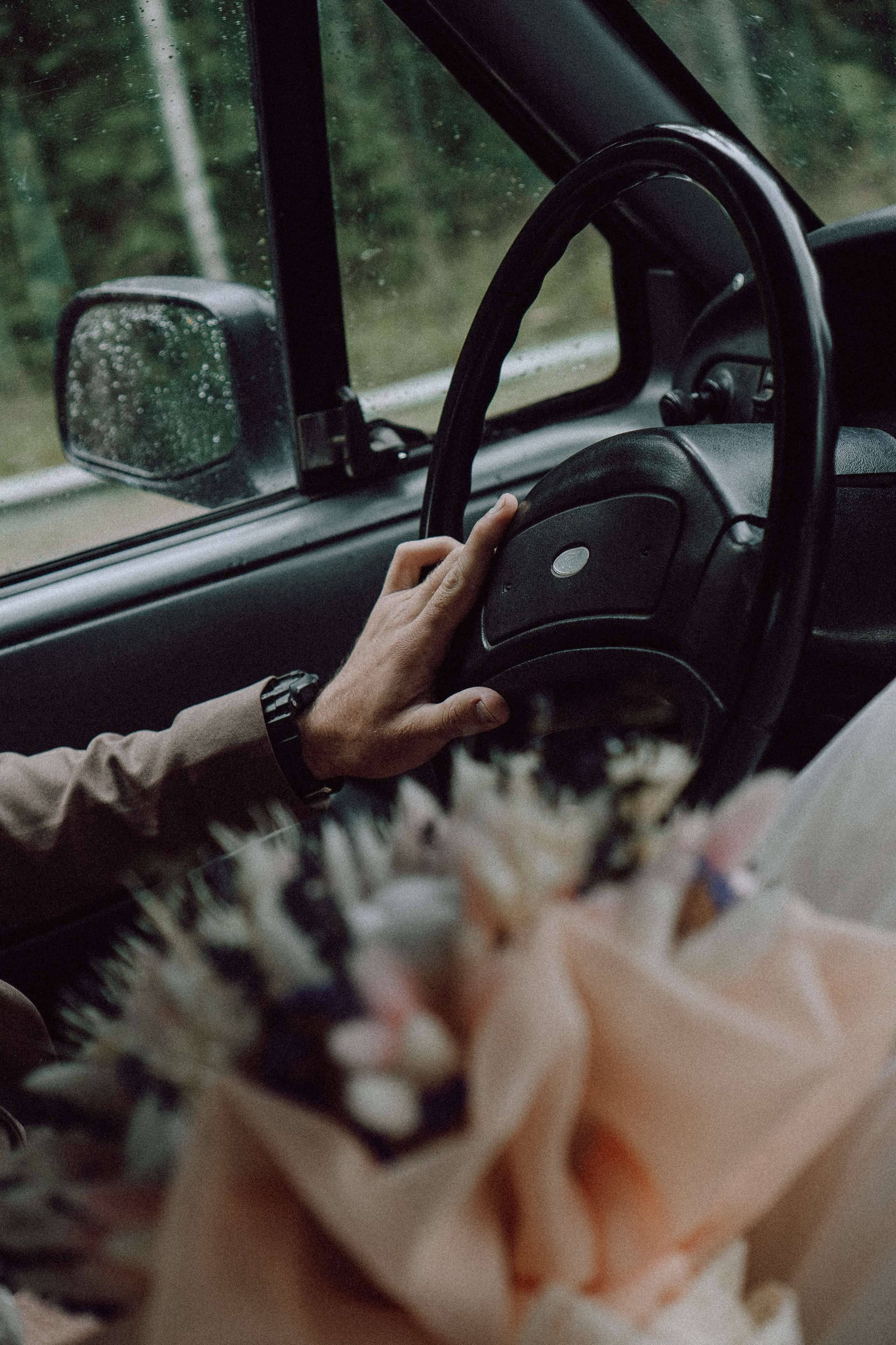 СВАДЕБНАЯ ФОТОСЕССИИЯ ПАРЫ В ГОРОДЕ ПРИОЗЕРСК В СОСНОВОМ ЛЕСУ И С ПИКАПОМ. Профессиональный фотограф, Санкт-Петербург — Виктория Богомолова