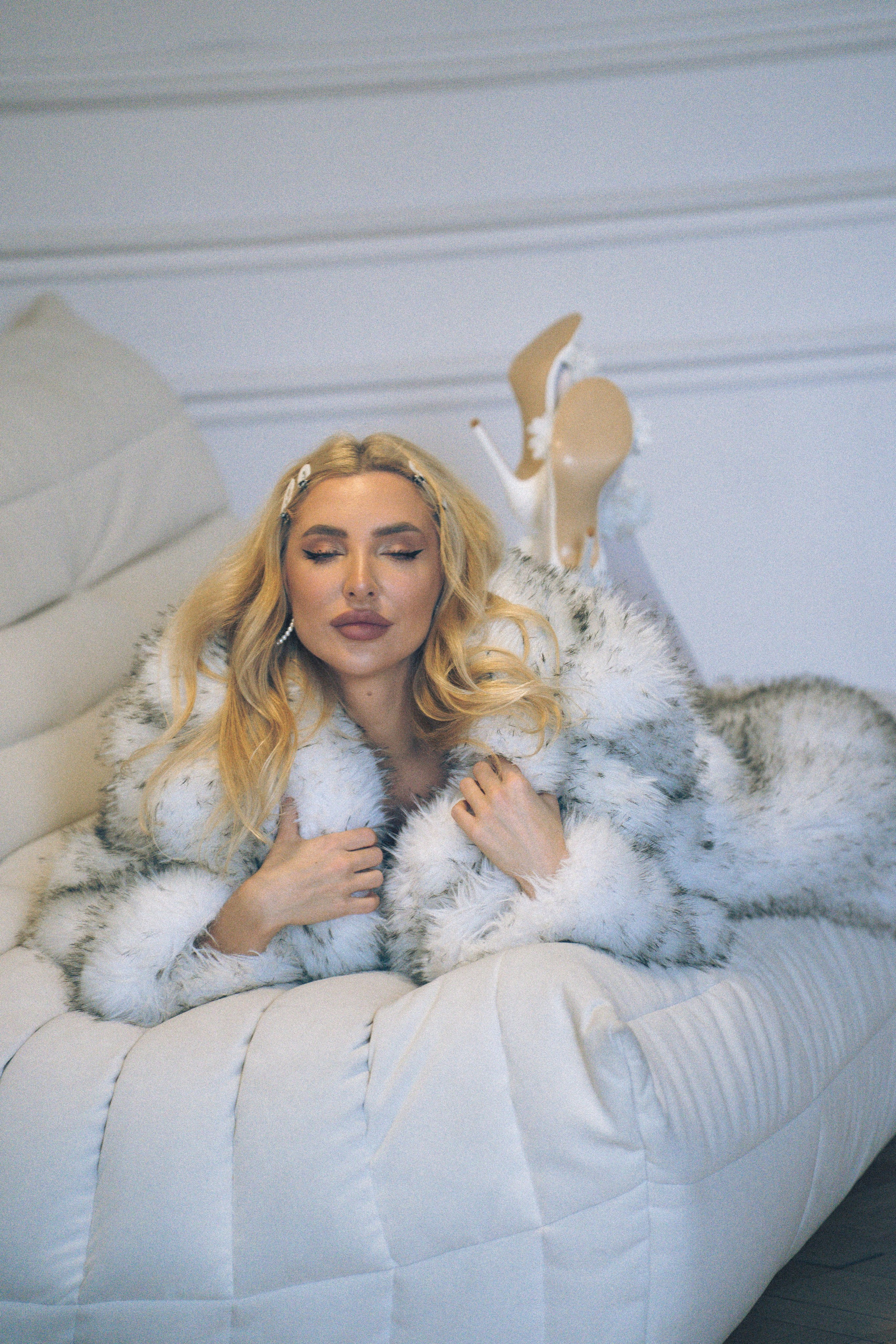 МИНИМАЛИЗМ В СТУДИИ НА ЧЕРНЫШЕВСКОЙ В СТУДИИ С БАЛКОНОМ. Профессиональный фотограф, Санкт-Петербург — Виктория Богомолова