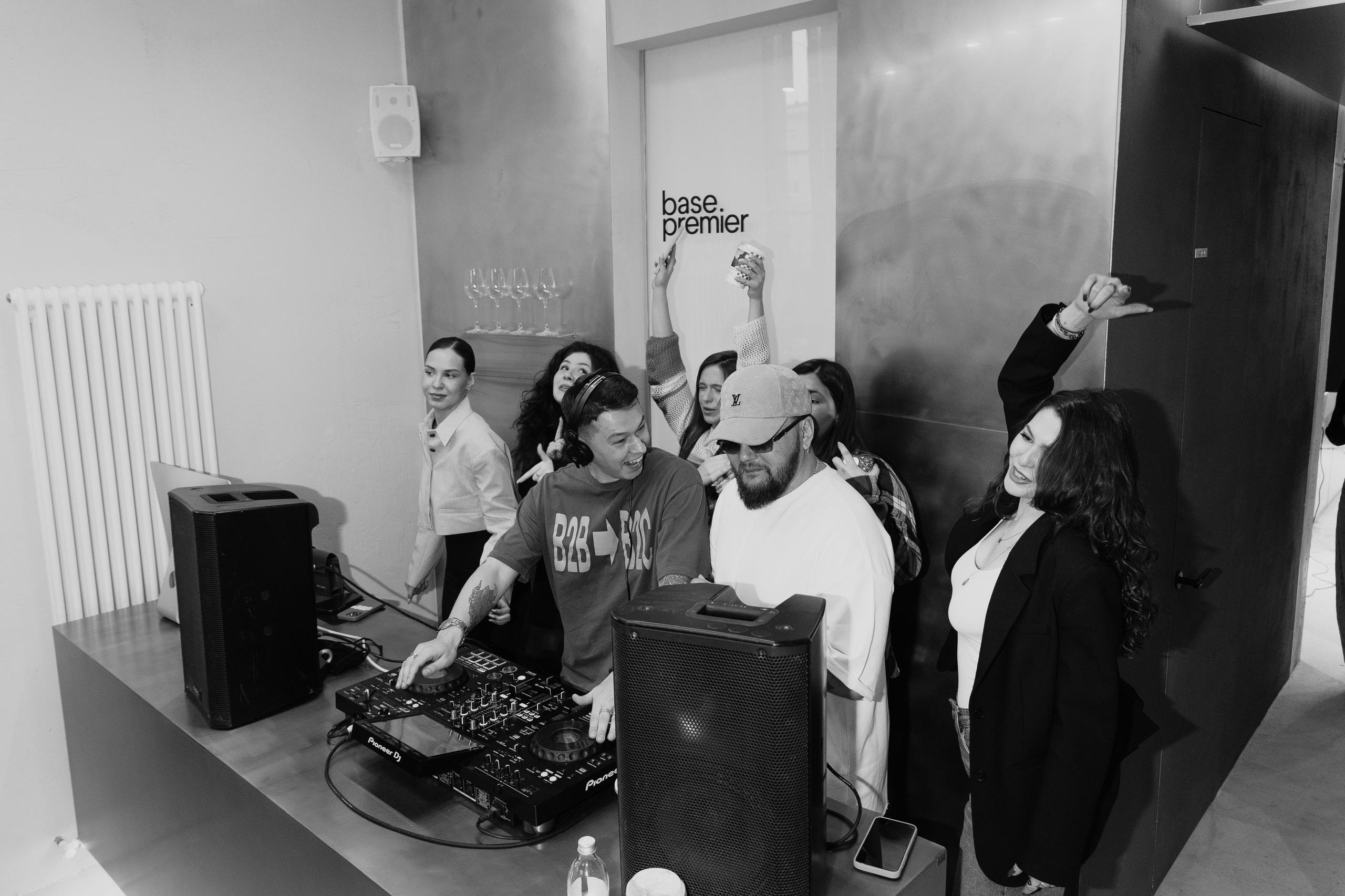 Base | открытие барбершопа. Showbiz | Fashion | Reportage