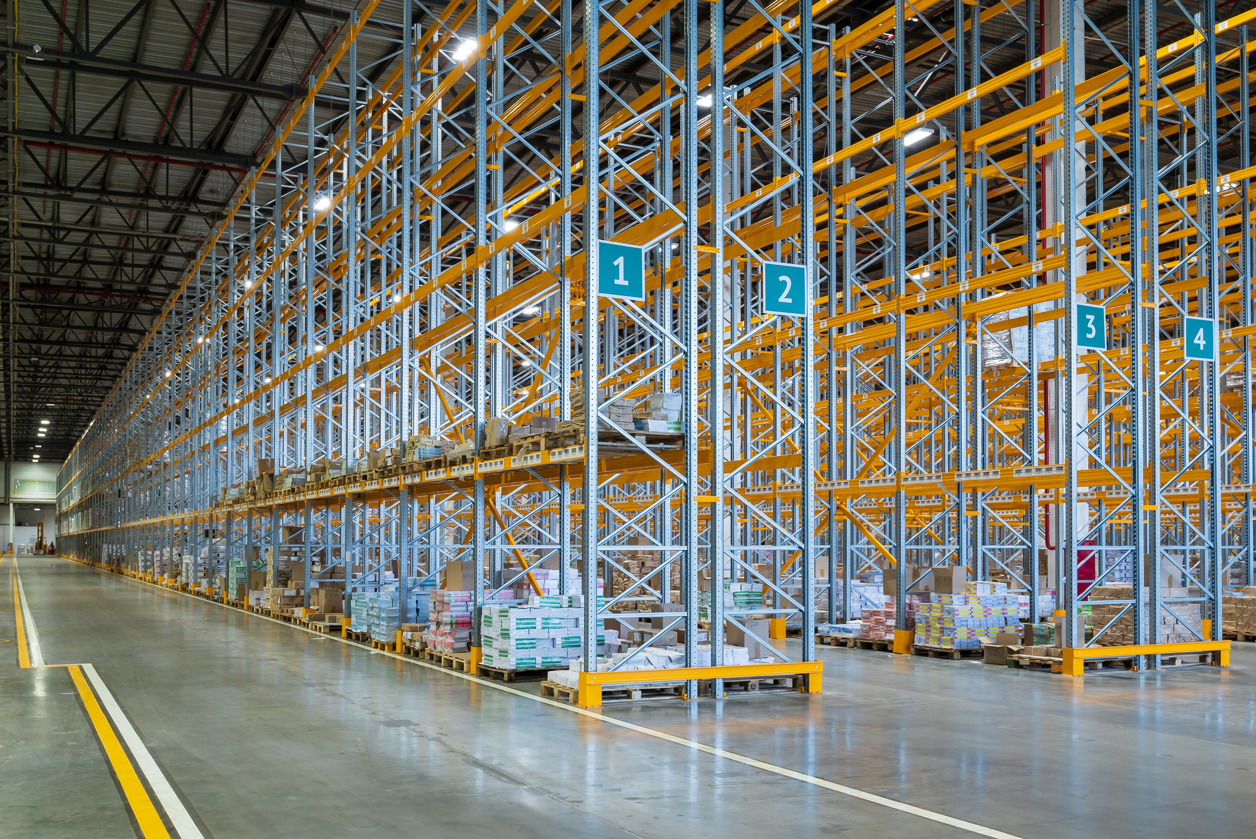 Склад Алтуфьево. Фотограф Анастасия Дерий. Каталожная фотосъёмка в Москве