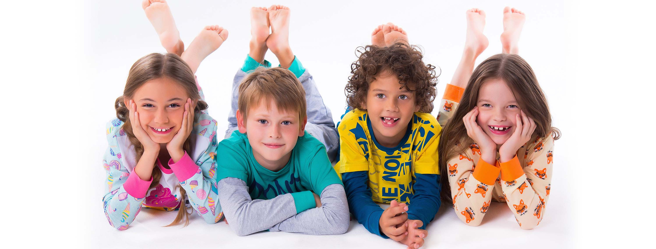 Фотосъёмка детской одежды для каталогов. Фотограф Анастасия Дерий. Каталожная фотосъёмка в Москве