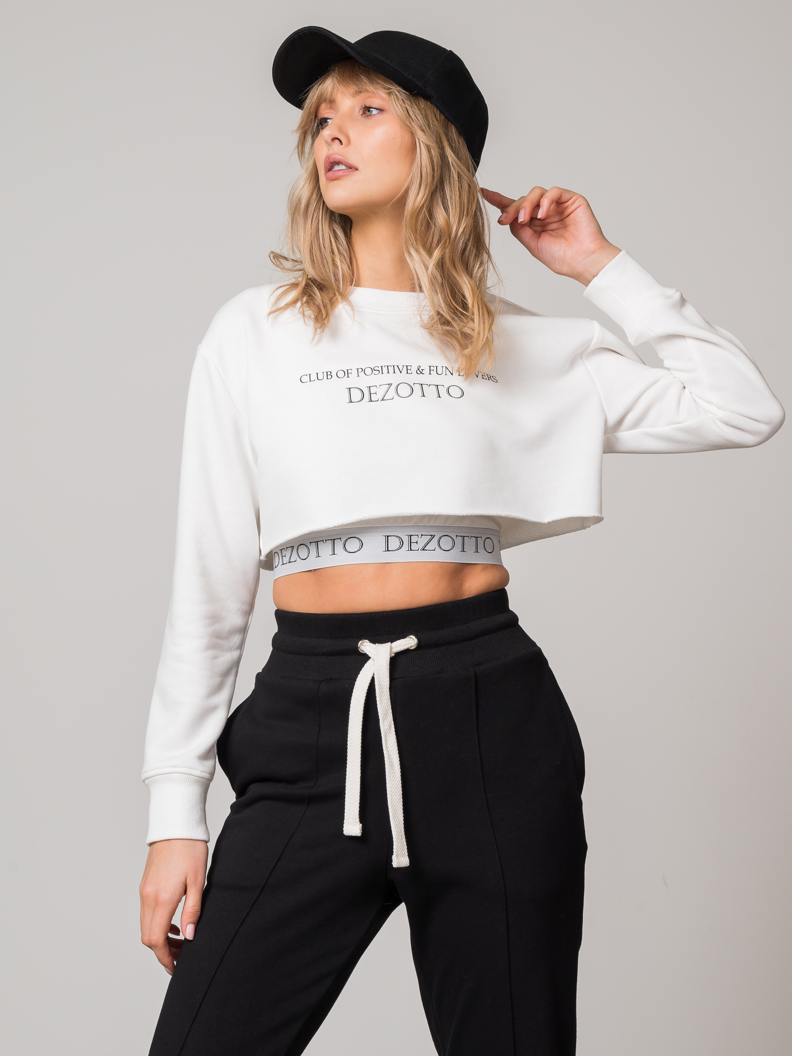 Dezotto. Фотограф Анастасия Дерий. Каталожная фотосъёмка в Москве