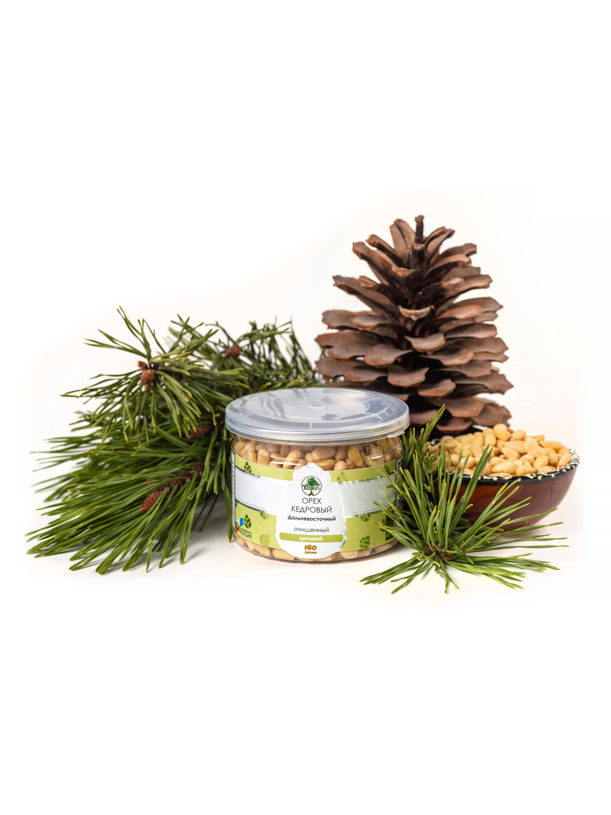 Орехи Kedrus на белом фоне. Фотограф Анастасия Дерий. Каталожная фотосъёмка в Москве