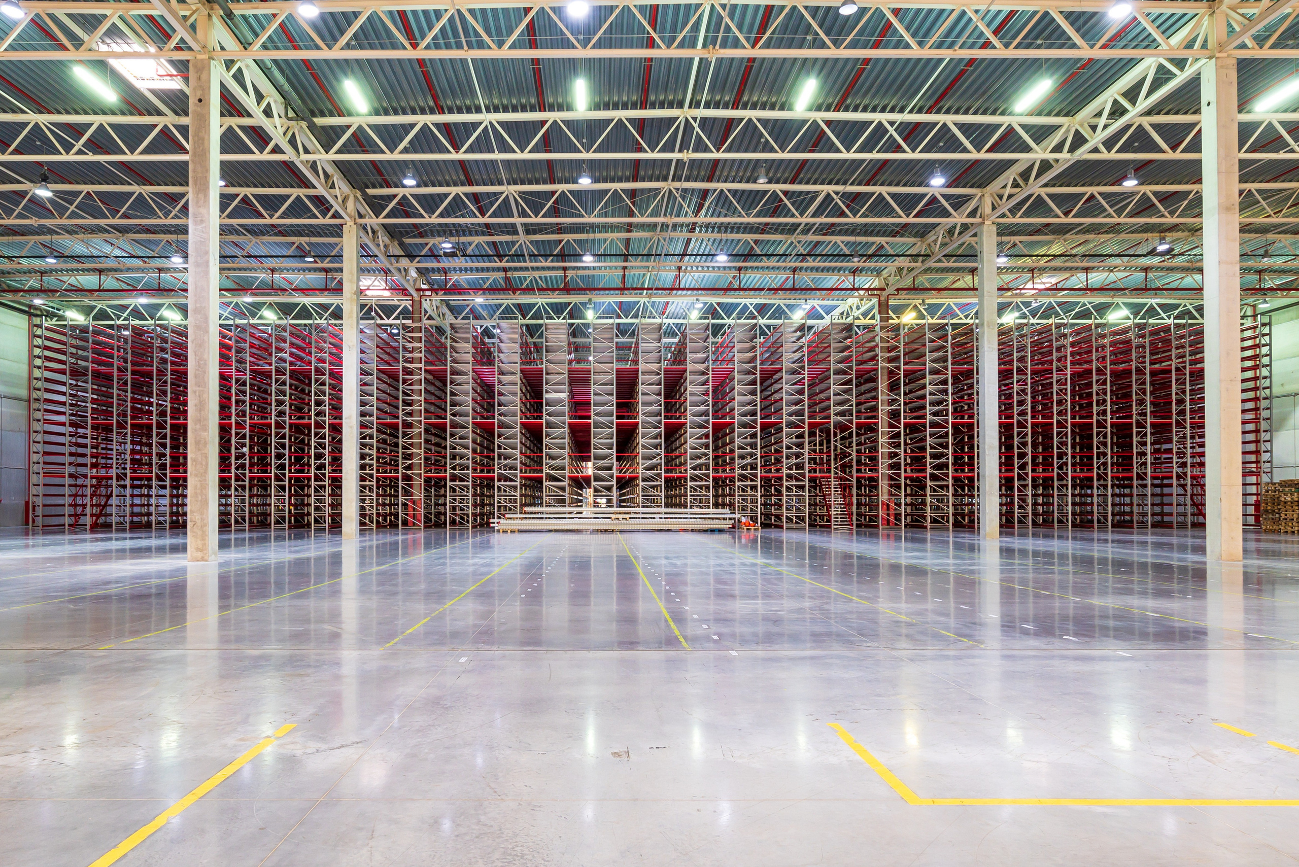 Склад Чехов. Фотограф Анастасия Дерий. Каталожная фотосъёмка в Москве