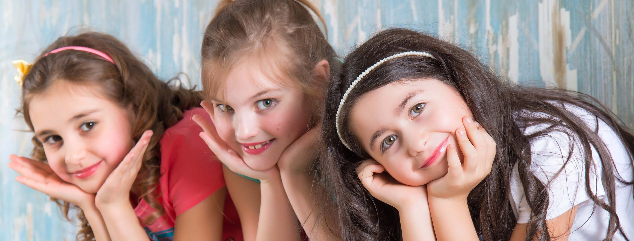 Фотосъёмка детской одежды для каталогов. Фотограф Анастасия Дерий. Каталожная фотосъёмка в Москве