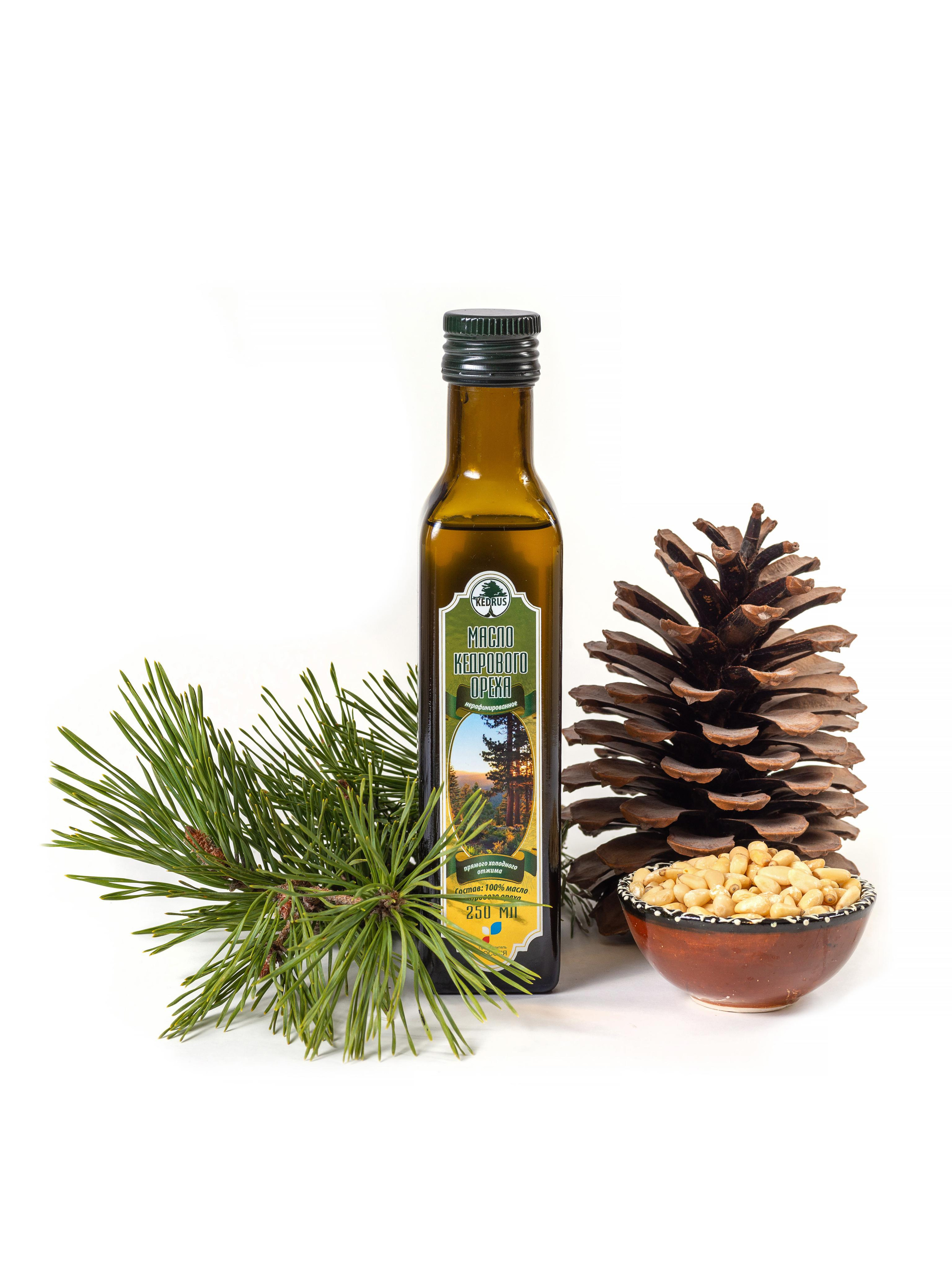 Орехи Kedrus на белом фоне. Фотограф Анастасия Дерий. Каталожная фотосъёмка в Москве