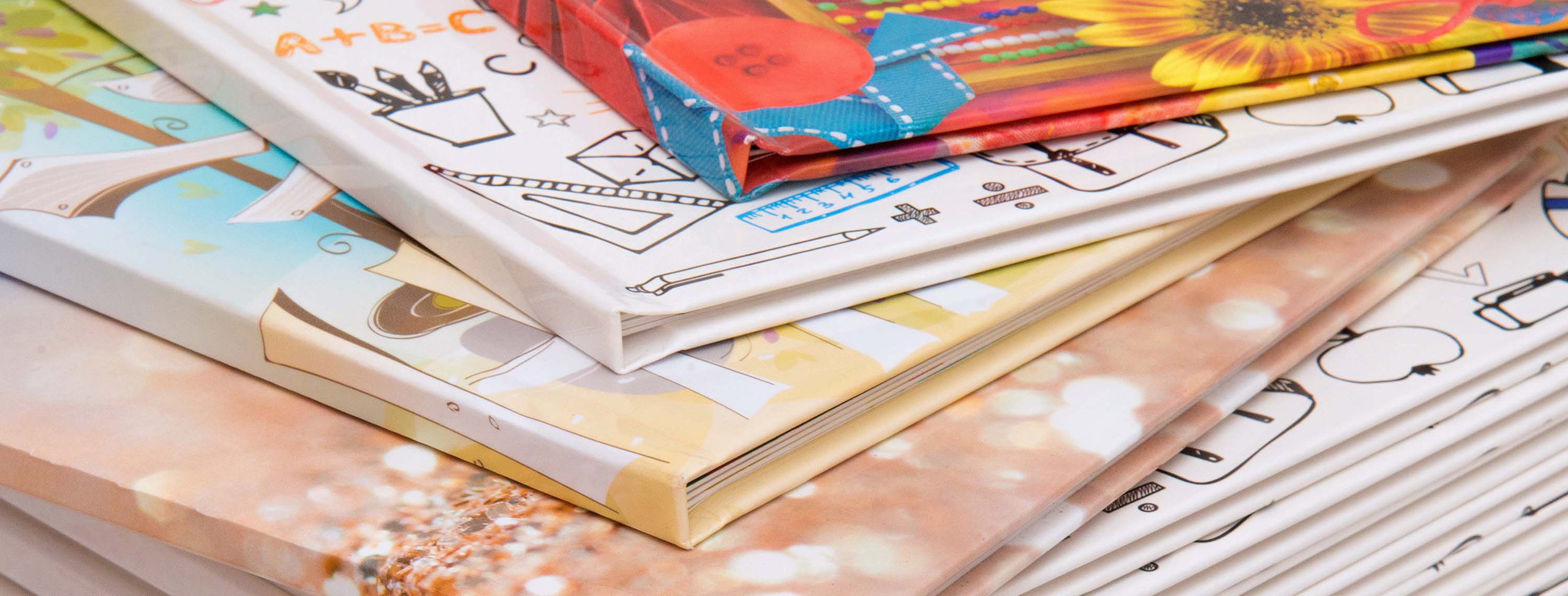 Школьные фотоальбомы. Фотограф Анастасия Дерий. Каталожная фотосъёмка в Москве