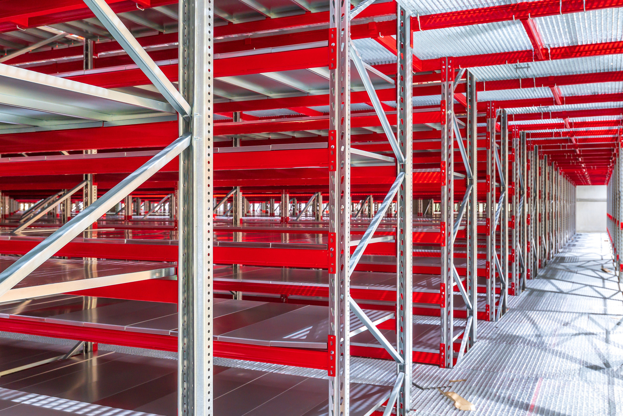 Склад Чехов. Фотограф Анастасия Дерий. Каталожная фотосъёмка в Москве