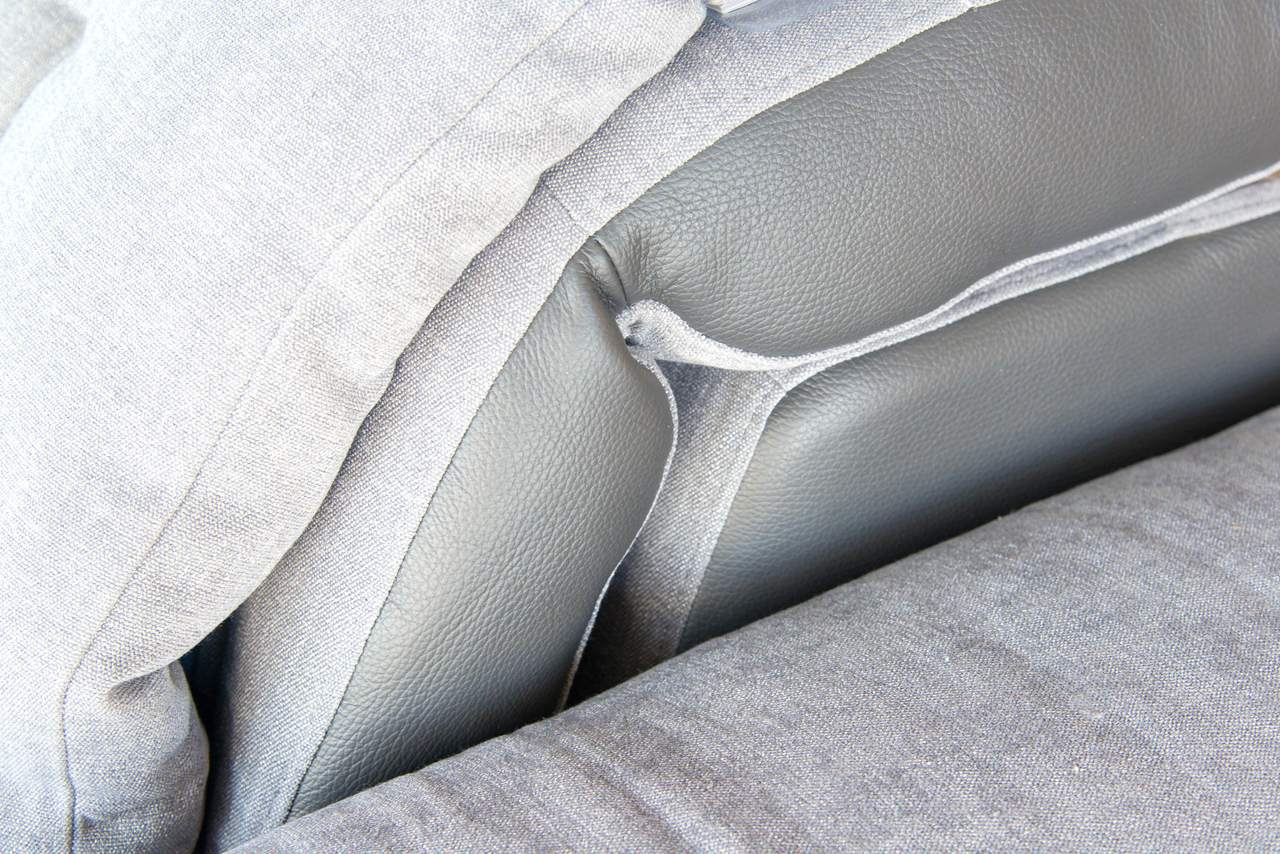 Мягкая мебель. Фотограф Анастасия Дерий. Каталожная фотосъёмка в Москве