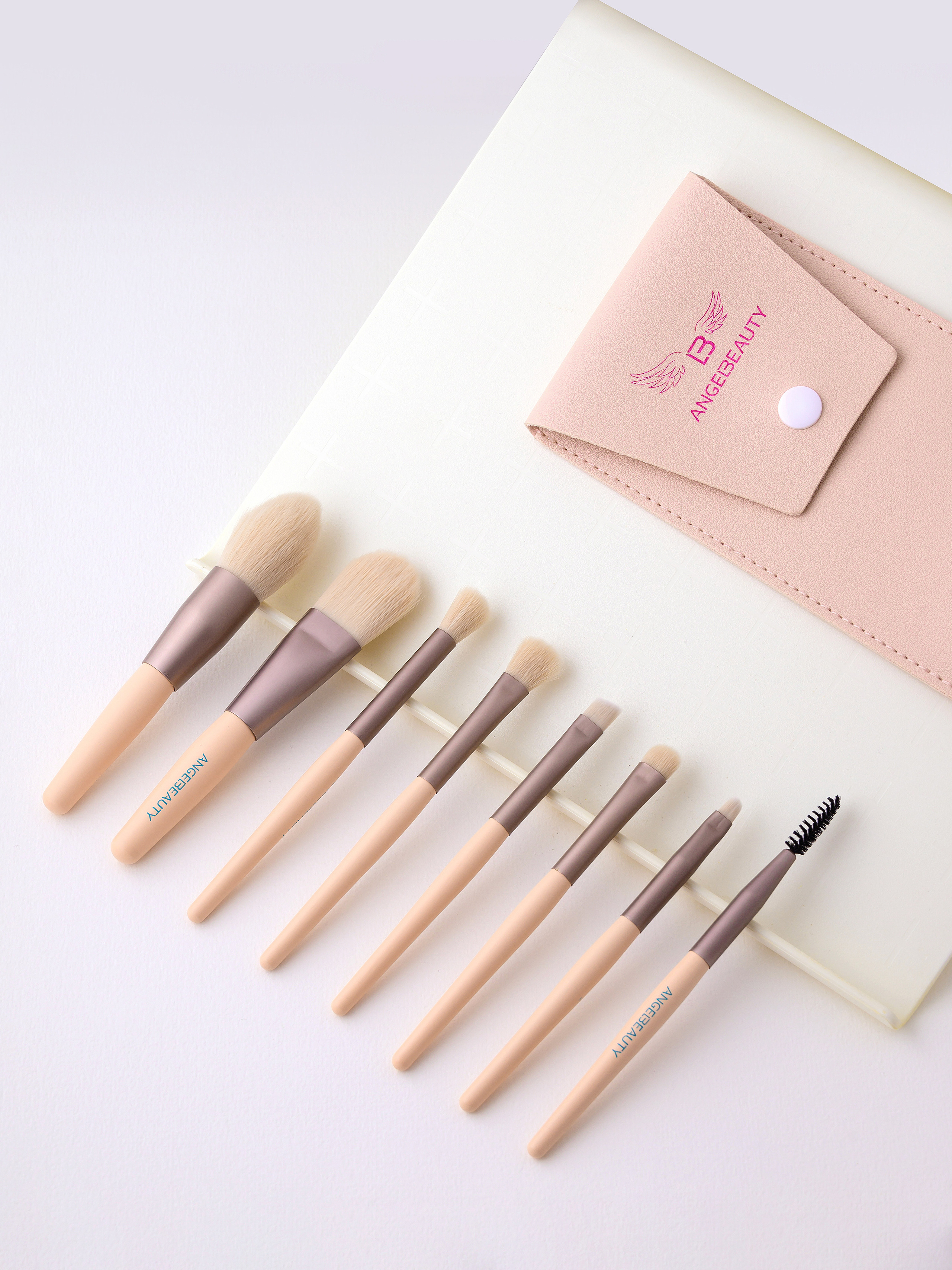 Макияж. Фотограф Анастасия Дерий. Каталожная фотосъёмка в Москве