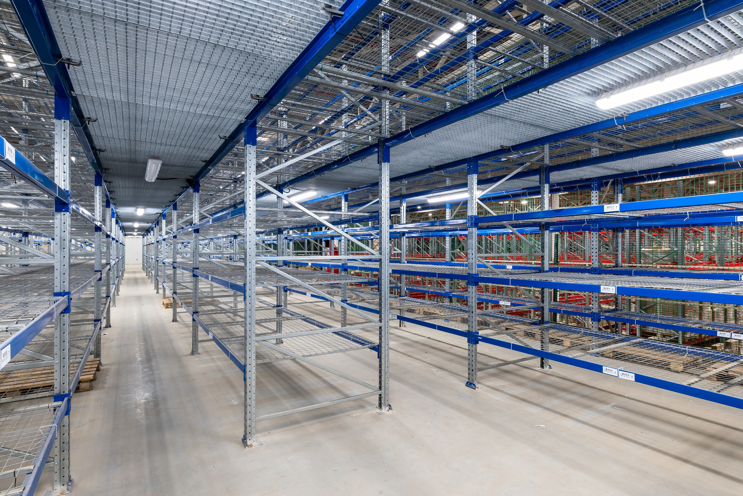 Электролэнд. Фотограф Анастасия Дерий. Каталожная фотосъёмка в Москве