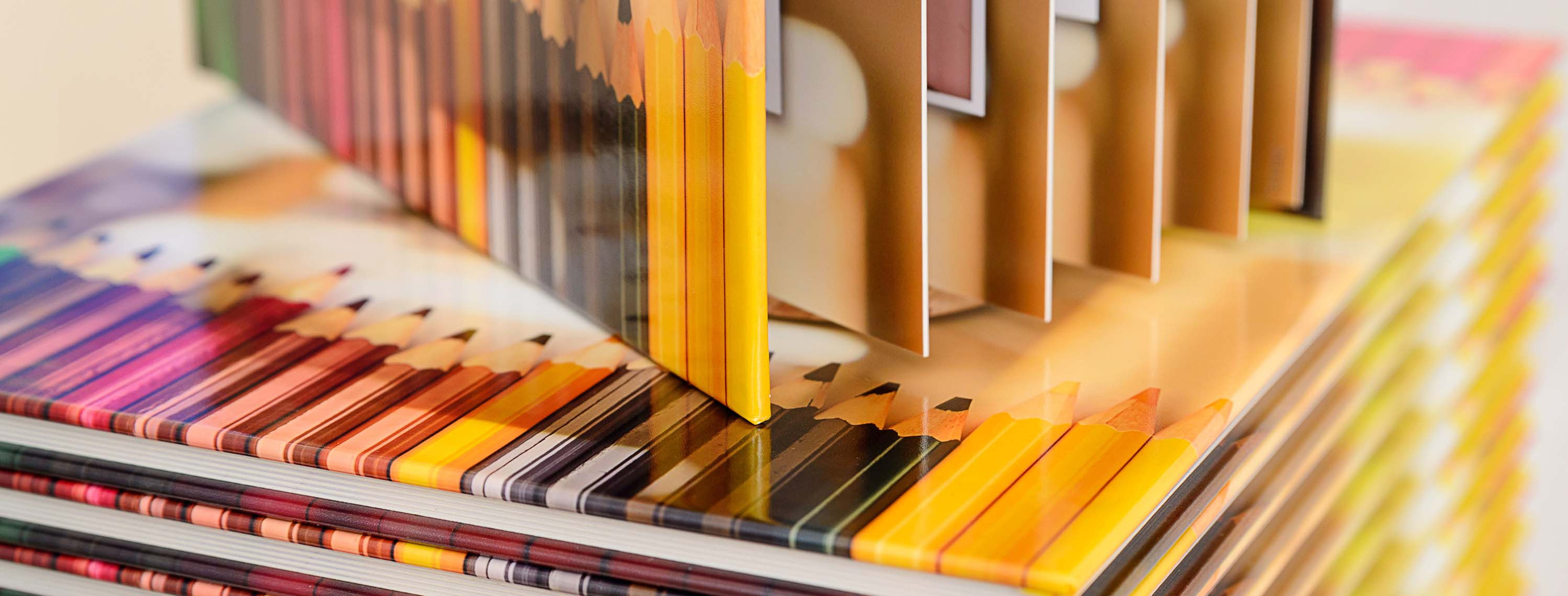 Школьные фотоальбомы. Фотограф Анастасия Дерий. Каталожная фотосъёмка в Москве