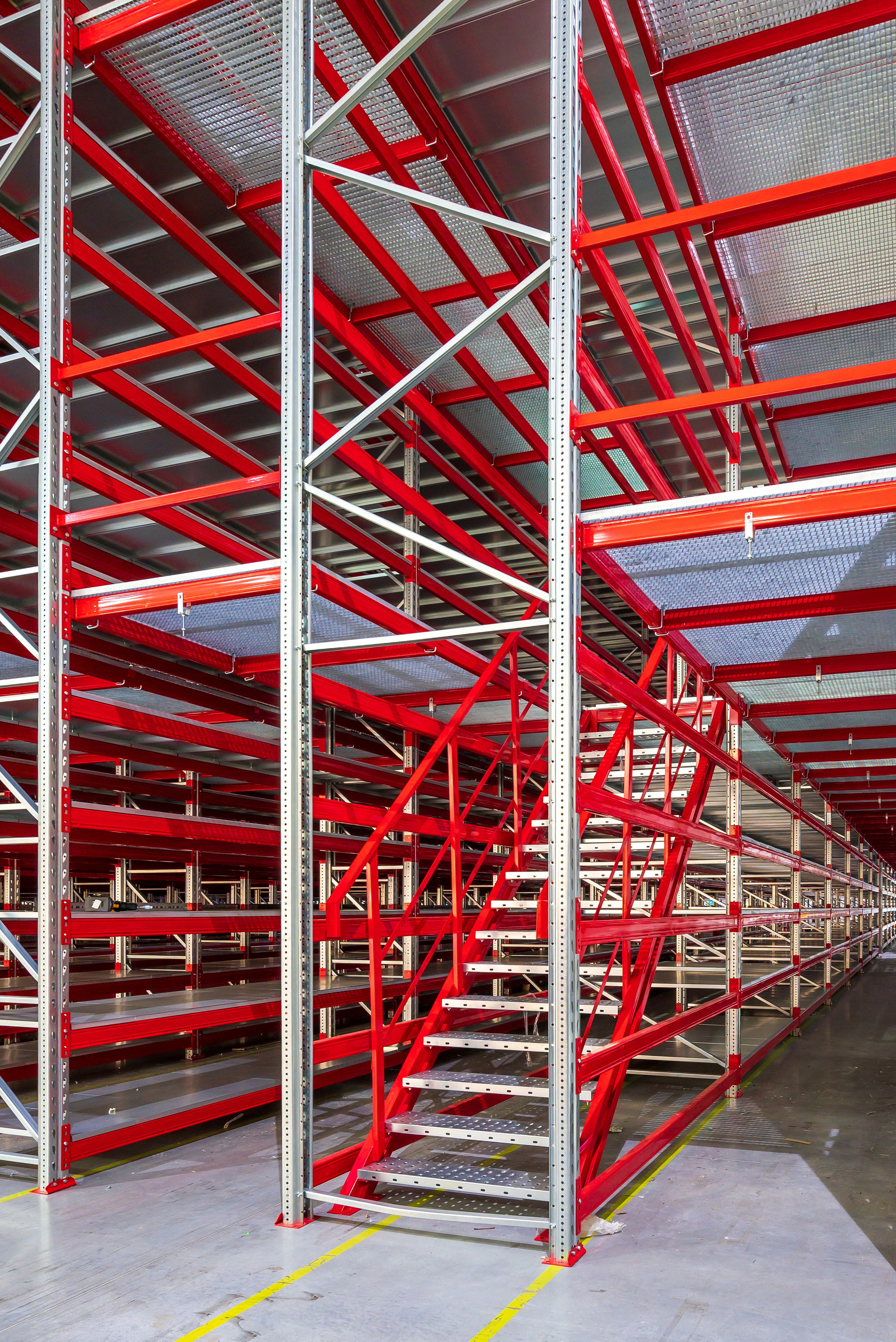 Склад Чехов. Фотограф Анастасия Дерий. Каталожная фотосъёмка в Москве