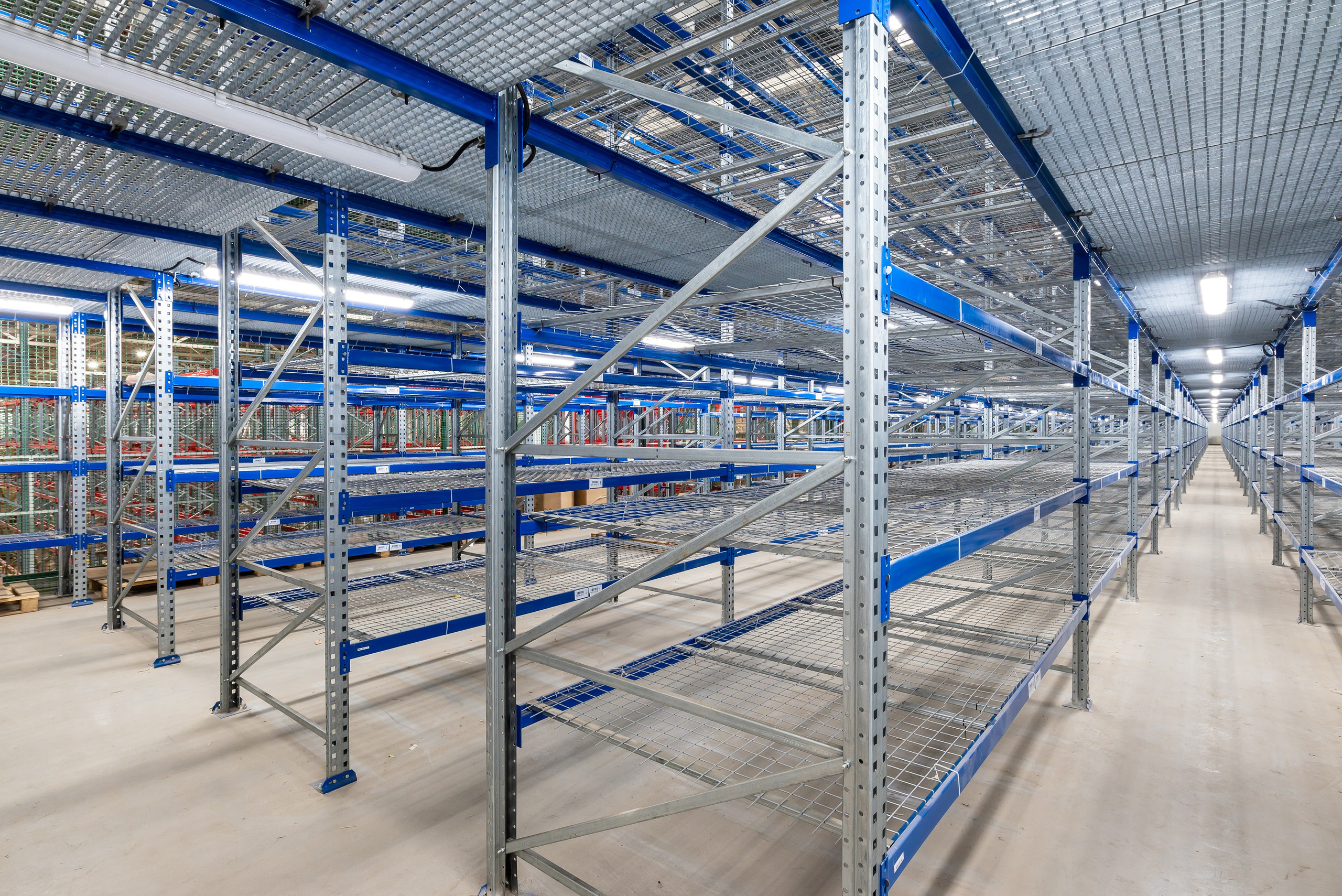 Электролэнд. Фотограф Анастасия Дерий. Каталожная фотосъёмка в Москве