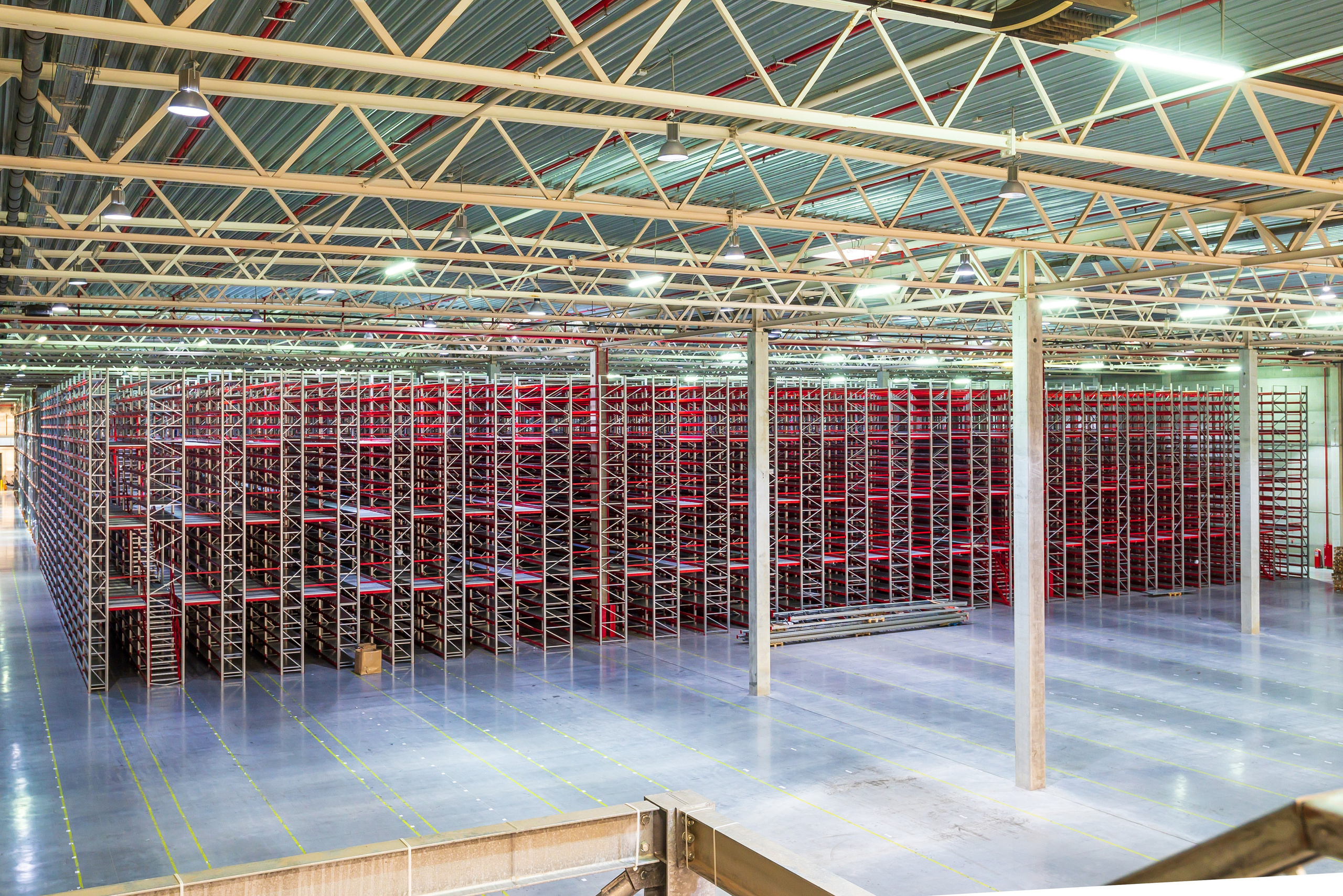 Склад Чехов. Фотограф Анастасия Дерий. Каталожная фотосъёмка в Москве