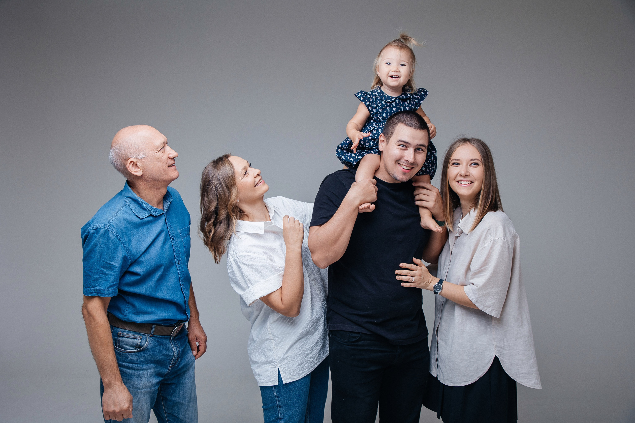 Настя и семья. Фотограф Денис Лесковский (Тюмень)