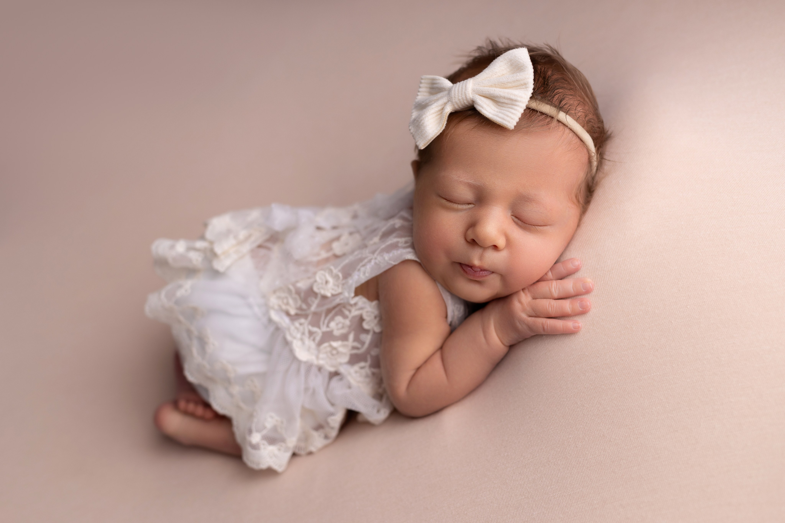 Классическая фотосессия малыша. Фотограф новорожденных малышей в Омске и Омской области Эльвира Камаева