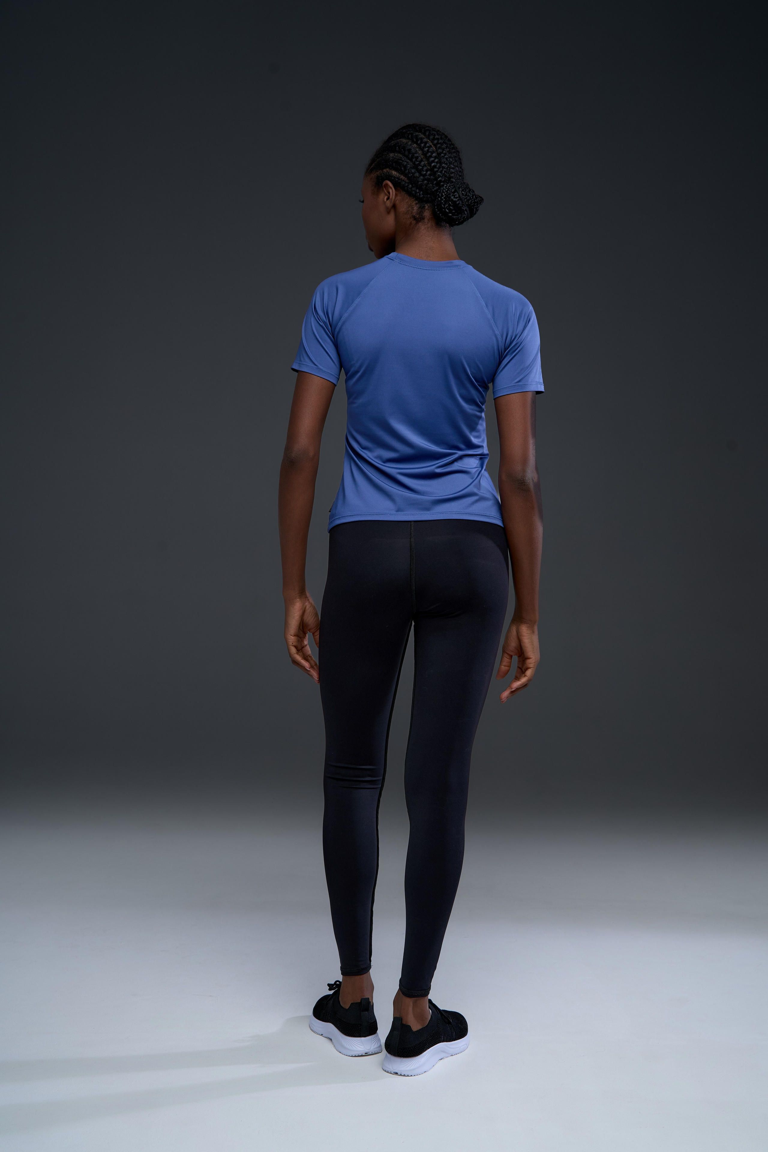 Спортивные футболки. Фотограф для маркетплейсов в Москве