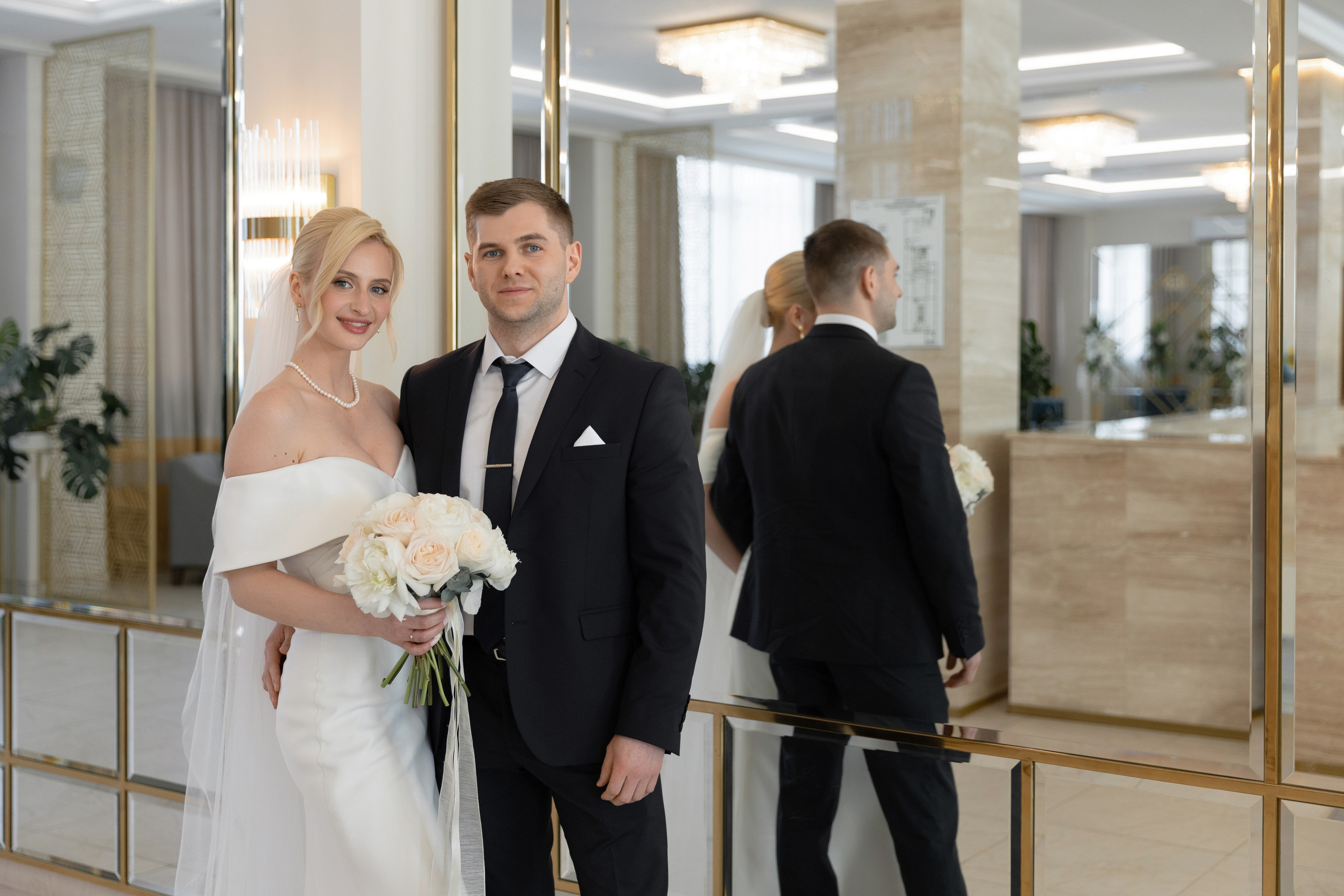 Свадебная фотосессия в Soluxe Hotel и роспись в Савеловском ЗАГСе. Свадебный фотограф в Москве Полина Лелетко