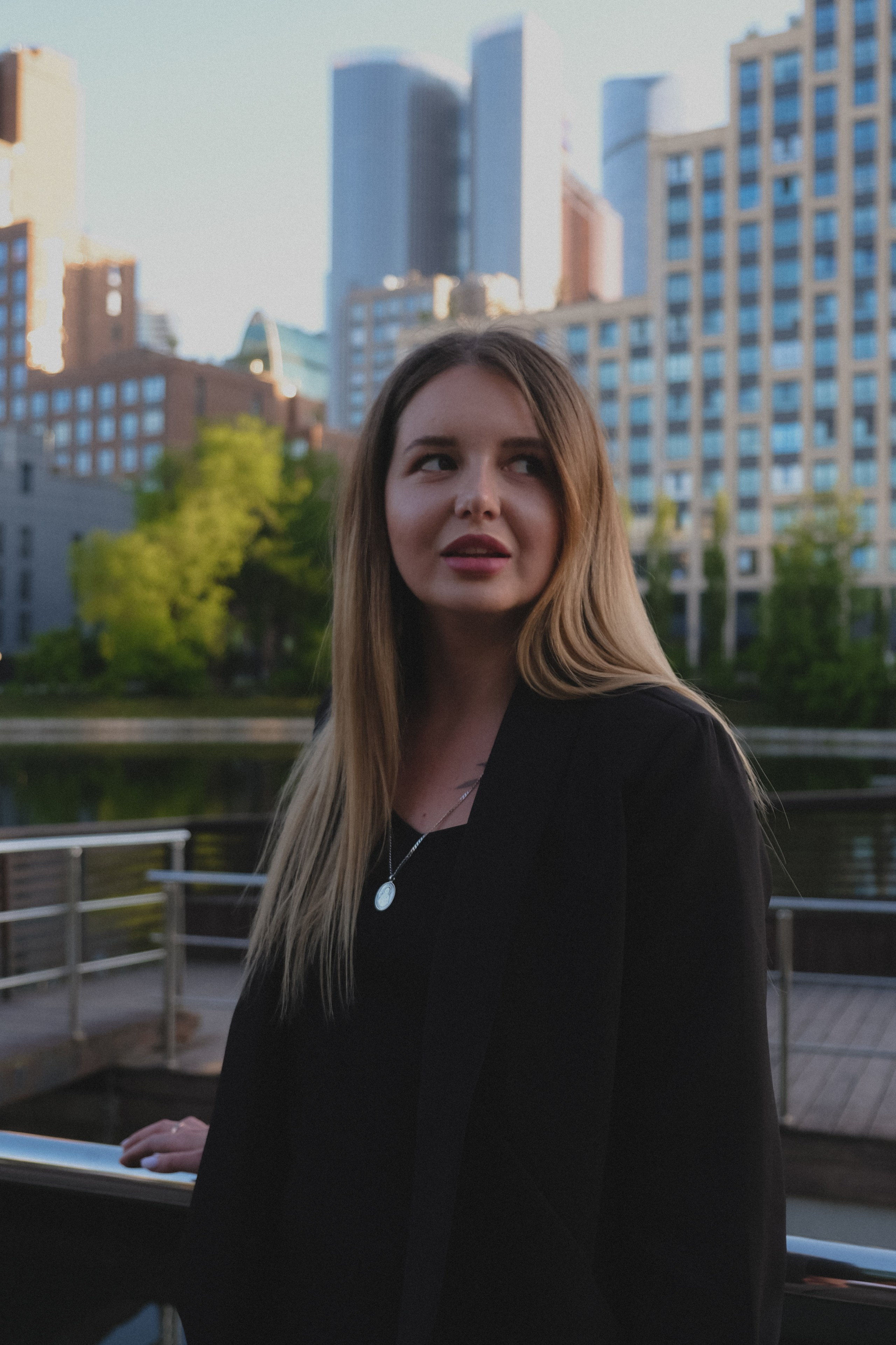 На фоне Сити. Фотограф и контентмейкер Света Лето | Москва, МО