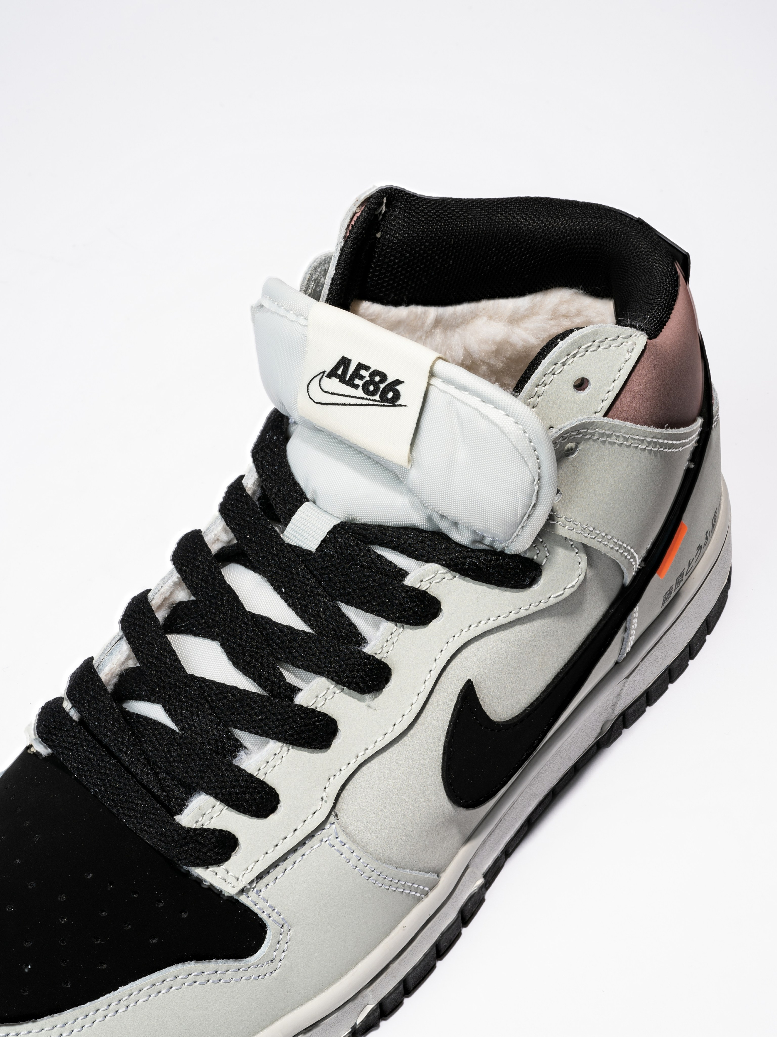 2023.10.24 — Фото кроссовок. Студия рекламной и предметной съемки товаров WELKO Studio