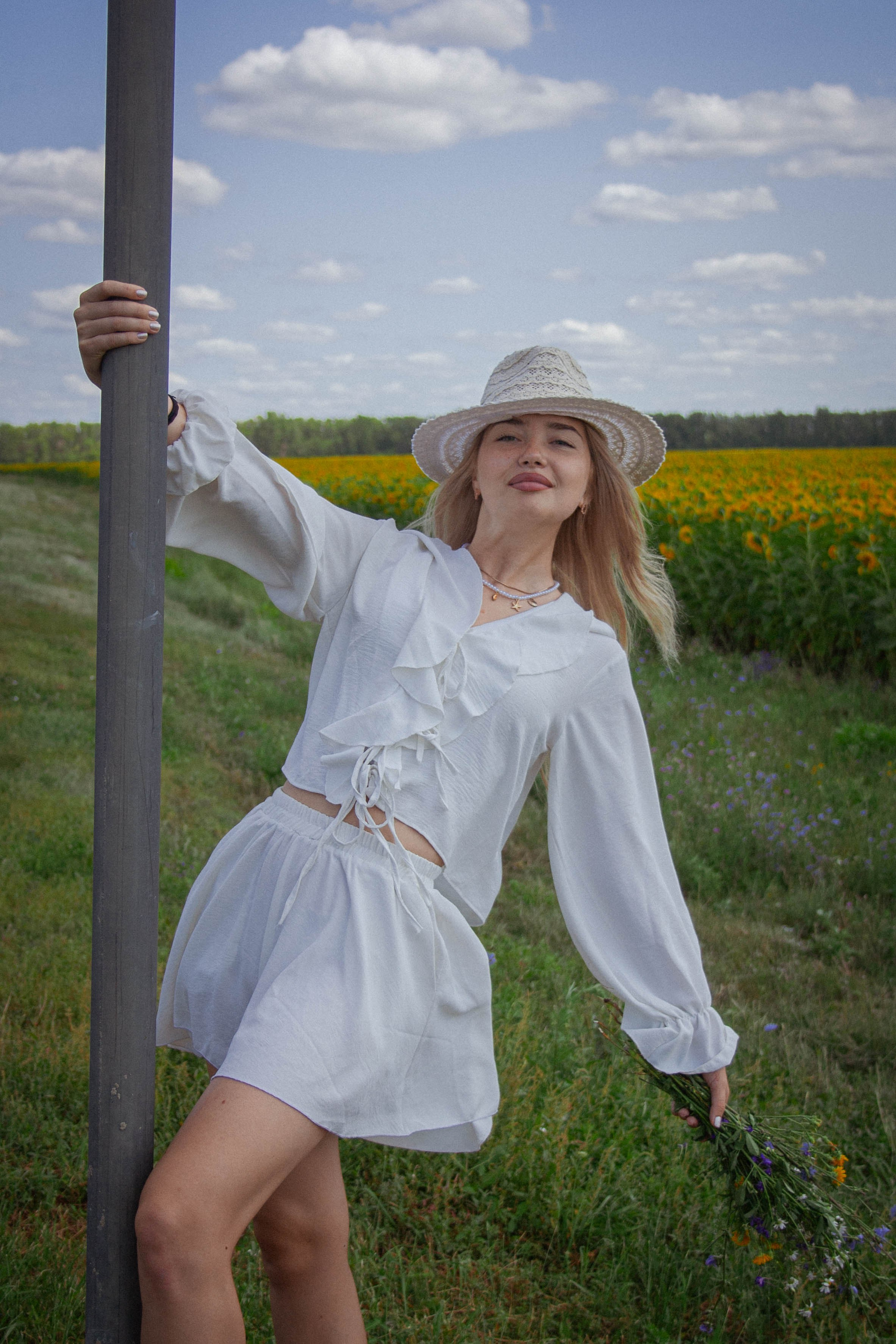 Настроение: уйти в поле с подсолнухами. Портретный фотограф в Саратове