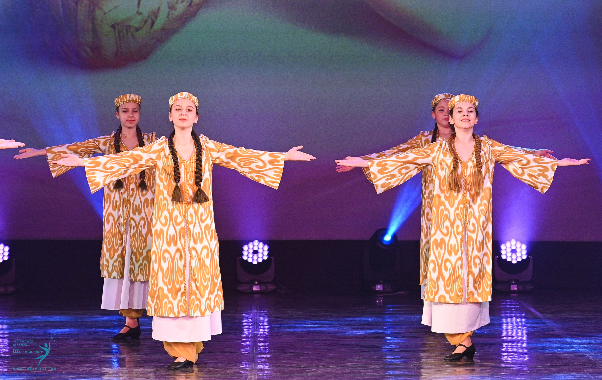 24.05.2025 «Мир под названием — Искусство танца» Фестивальное движение «Шаг к мечте» г. Кострома. Медиастудия Фото Концепт