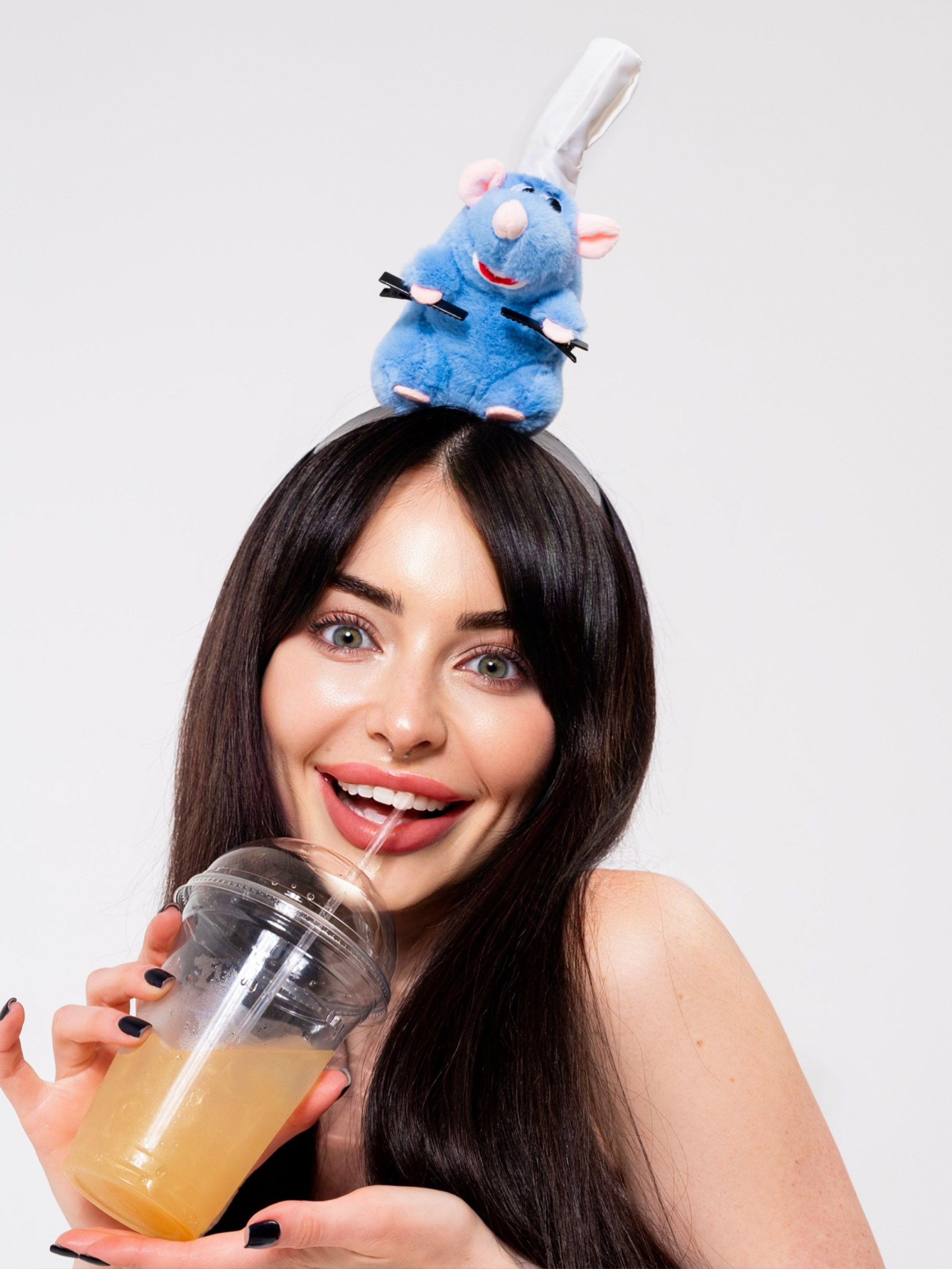 Модельная съемка на циклораме для маркетплейсов. ТМ Продакшн — Съемка для маркетплейсов в Москве