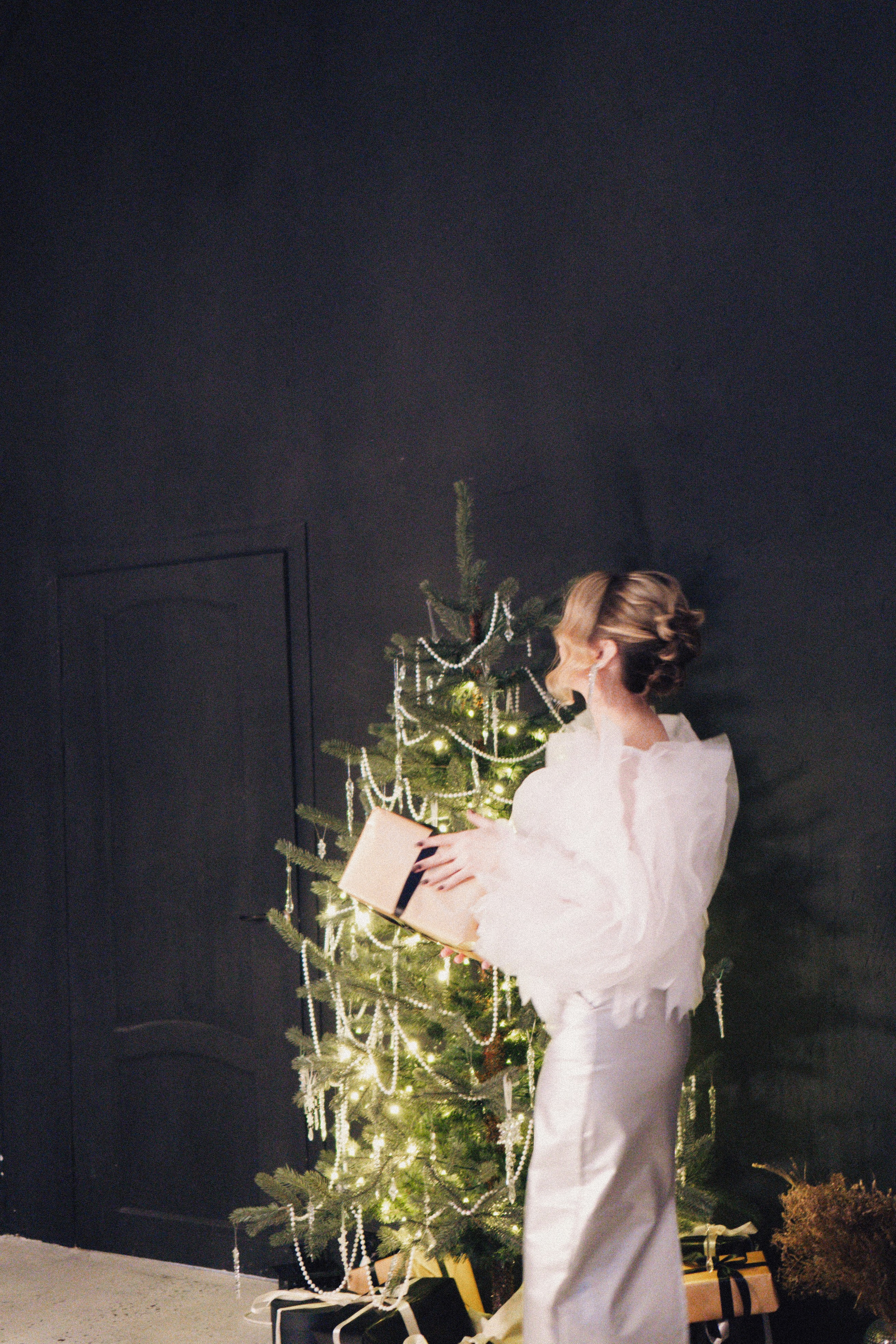 НОВОГОДНЯЯ ФОТОСЕСИИЯ В СТУДИИ ДЛЯ ДЕВУШКИ И ПРОГУЛКА ПО ЧЕРНЫШЕВСКОЙ. Профессиональный фотограф, Санкт-Петербург — Виктория Богомолова