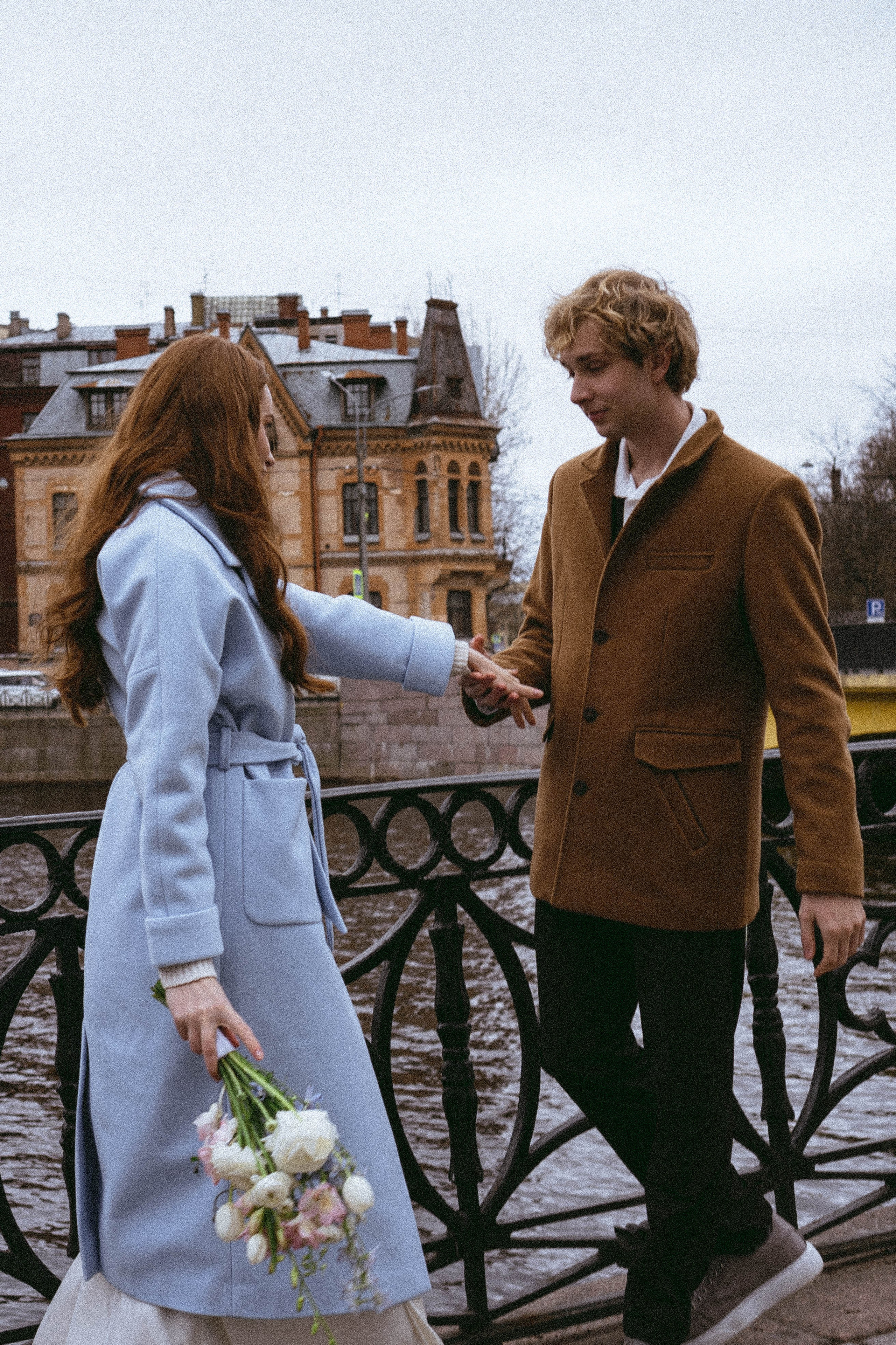 СВАДЕБНАЯ СЬЕМКА В ОТЕЛЕ. СБОРЫ ЖЕНИХА И НЕВЕСТЫ И ТАКЖЕ ТОР И ПОДГОТОВКА К ПРОГУЛКЕ И ПРОГУЛКА ПО ПЕТРОГРАДКЕ. Профессиональный фотограф, Санкт-Петербург — Виктория Богомолова