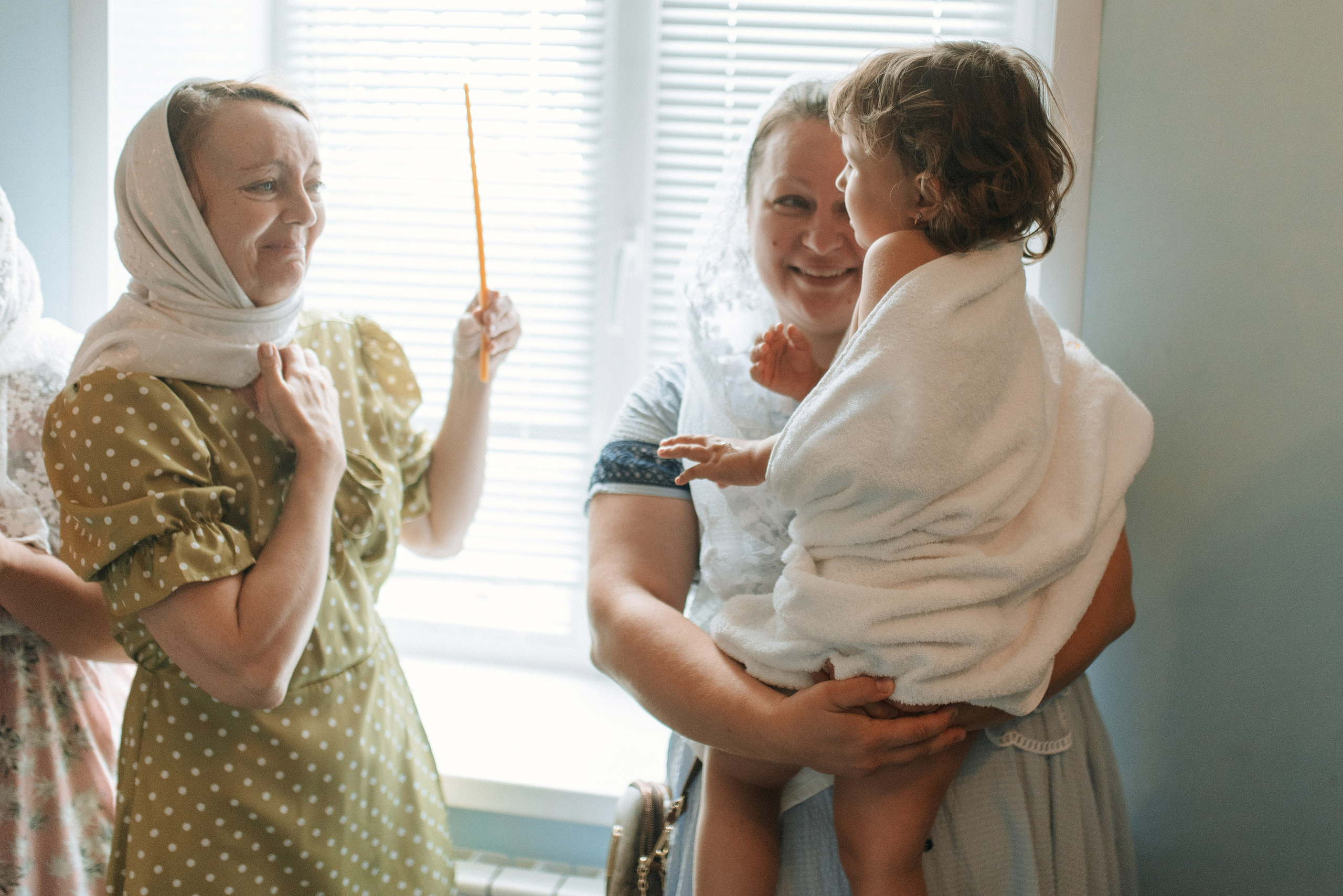 Крещение Даши и Алены. Семейный документальный фотограф в Волгограде Мариэта Додина