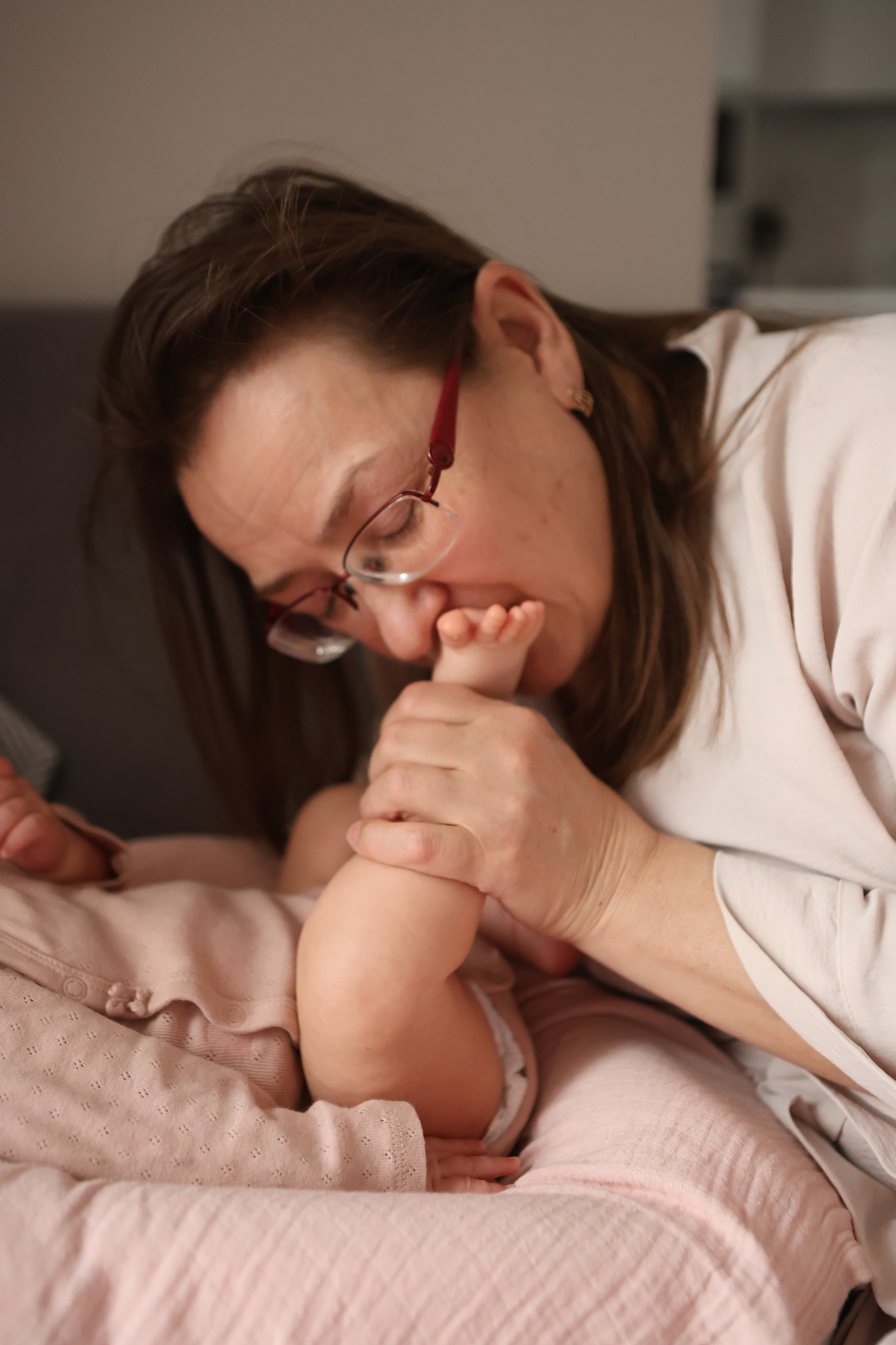 Агата с бабушкой. Ваш семейный newborn и lifestyle фотограф в СПБ Наталья Журавлева