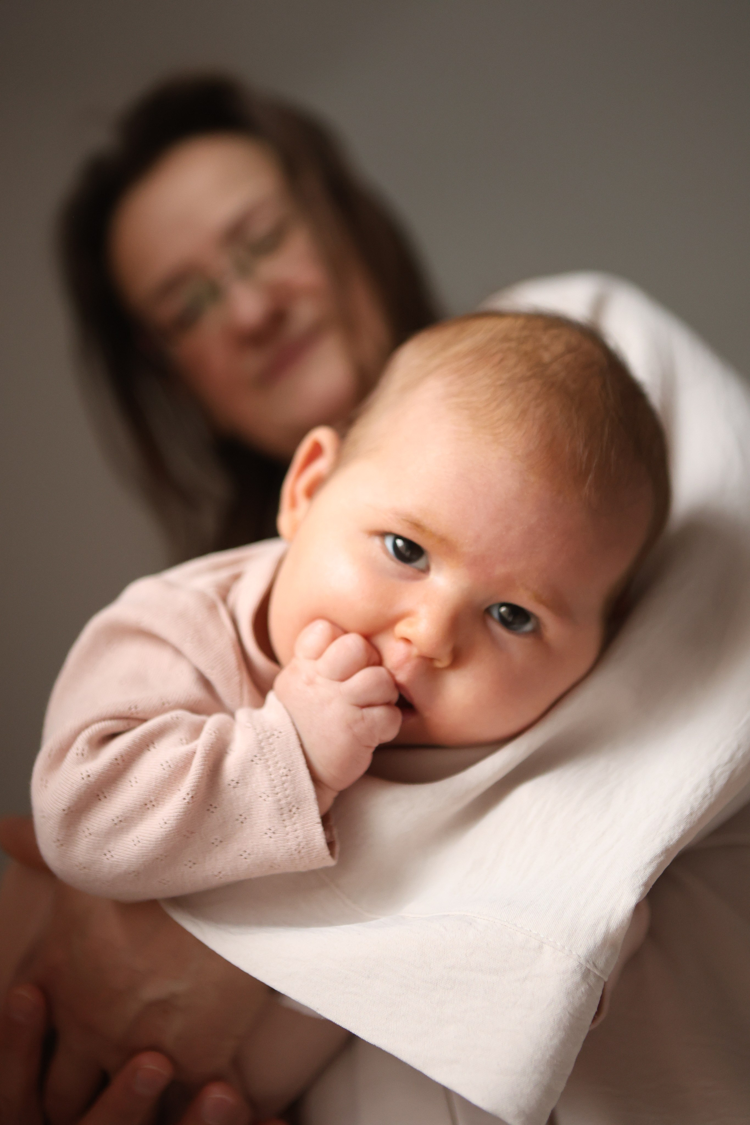 Агата с бабушкой. Ваш семейный newborn и lifestyle фотограф в СПБ Наталья Журавлева