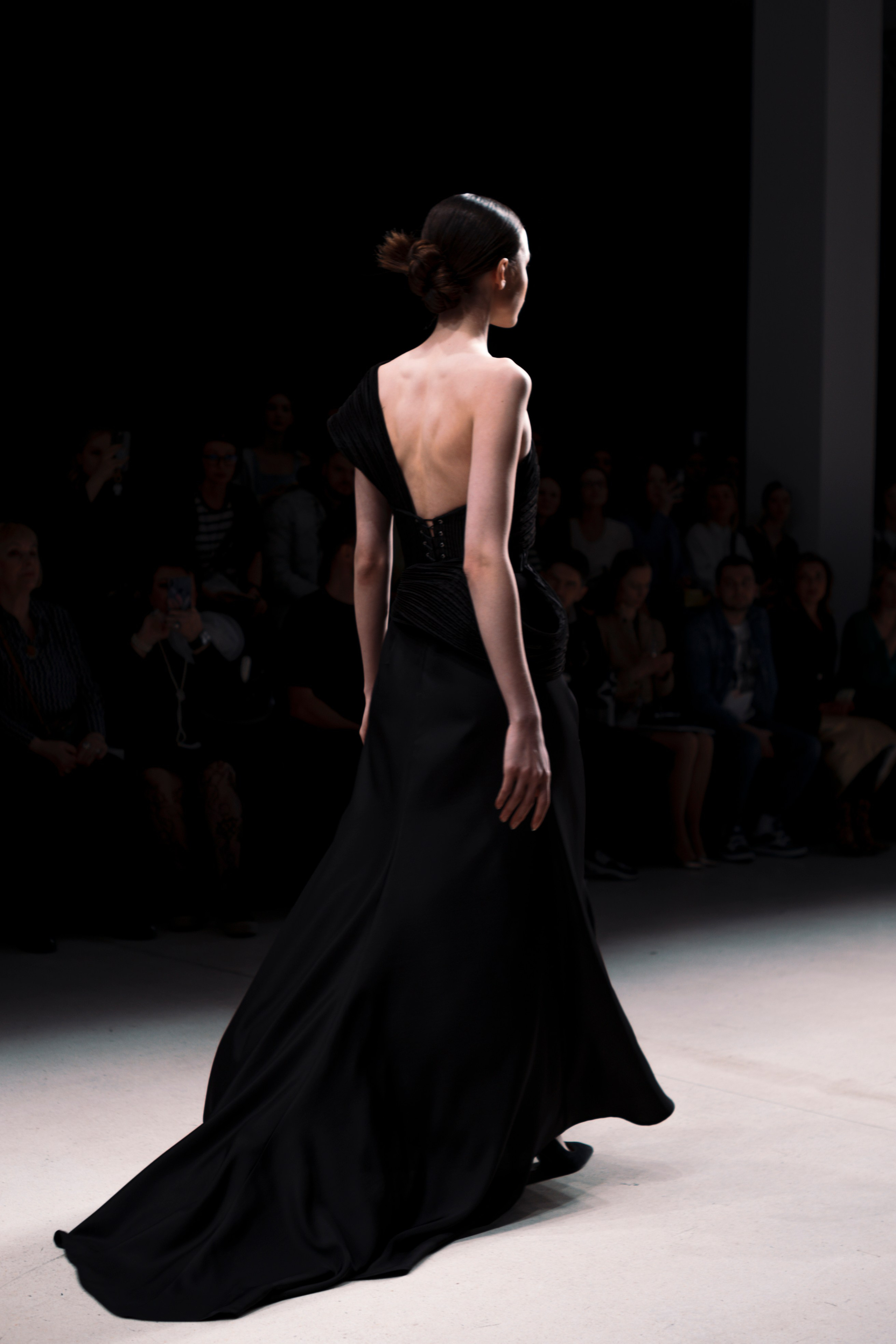 Fashion Week 2025. Свадебный фотограф в Москве Кристина Чехова