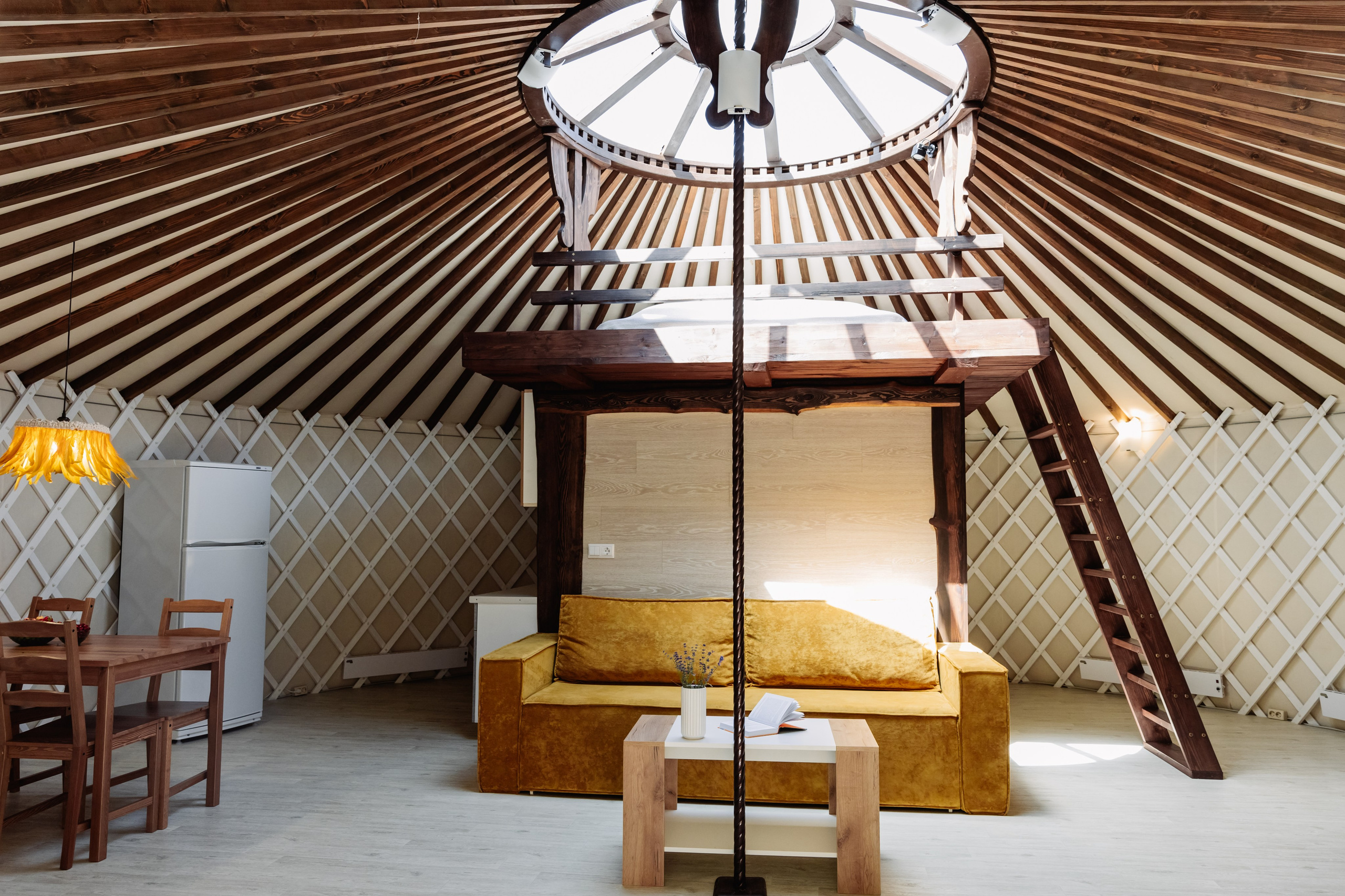 БЕРЕЗКА ВИЛАДЖ | Глэмпинг в Коломне | Юрта «Янтарная». ФОТОГРАФ ИРИНА ШАМАТАВА