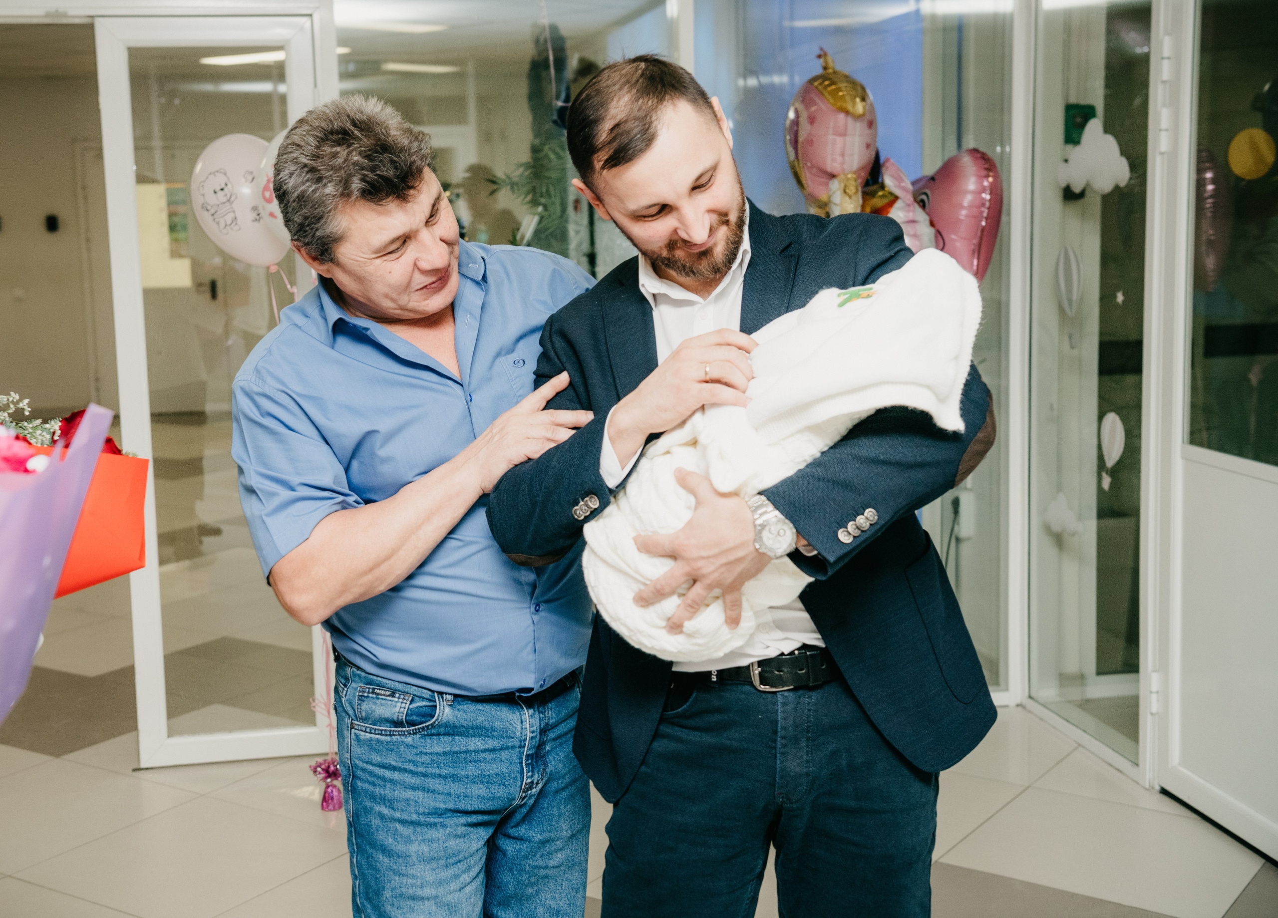Выписка Авроры. НИИ КУЛАКОВА. Фотограф на выписку из роддома в Москве и МО