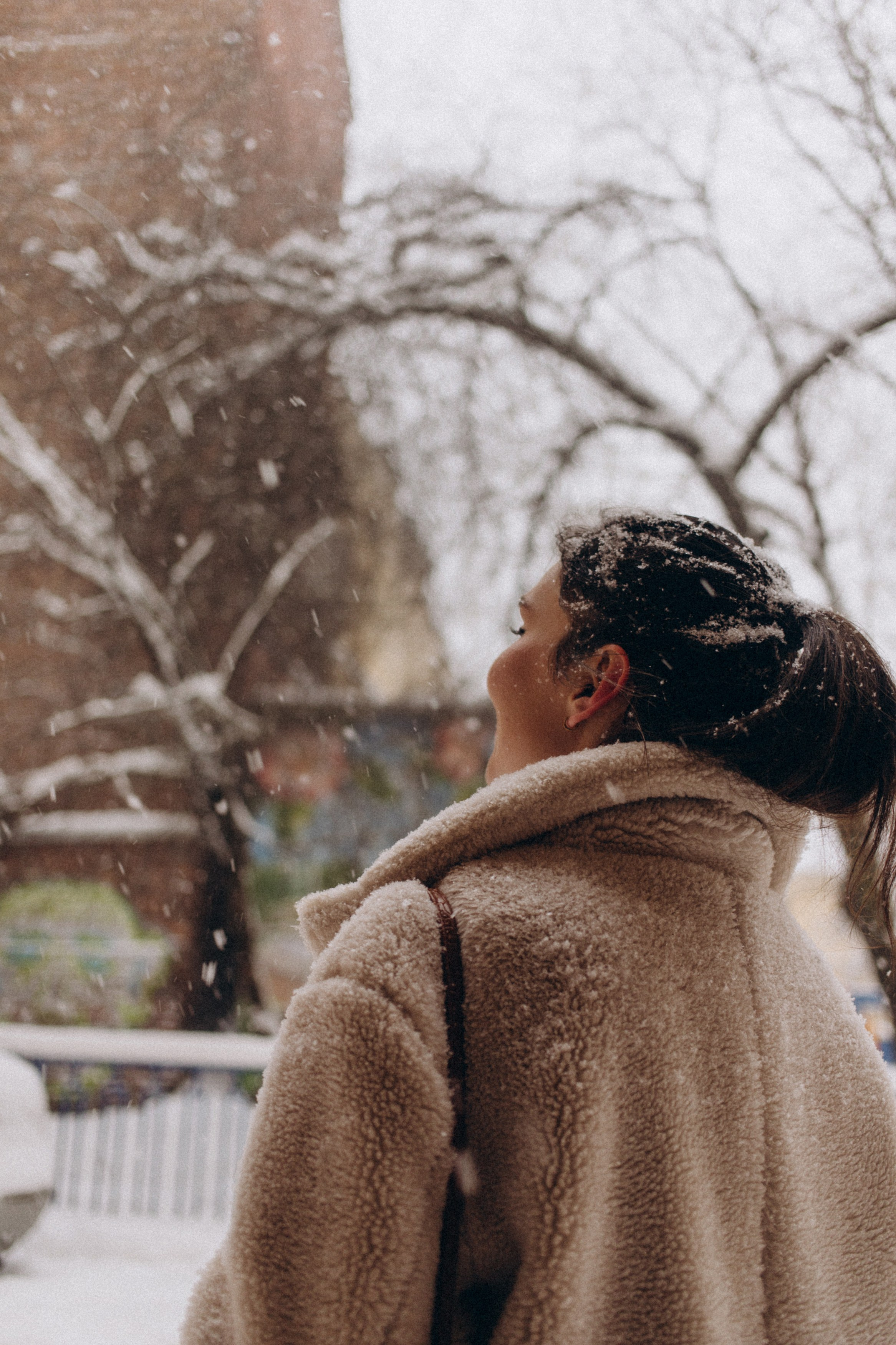 Яна в снежном городе. Портретный фотограф в Санкт-Петербурге Катя Протасевич