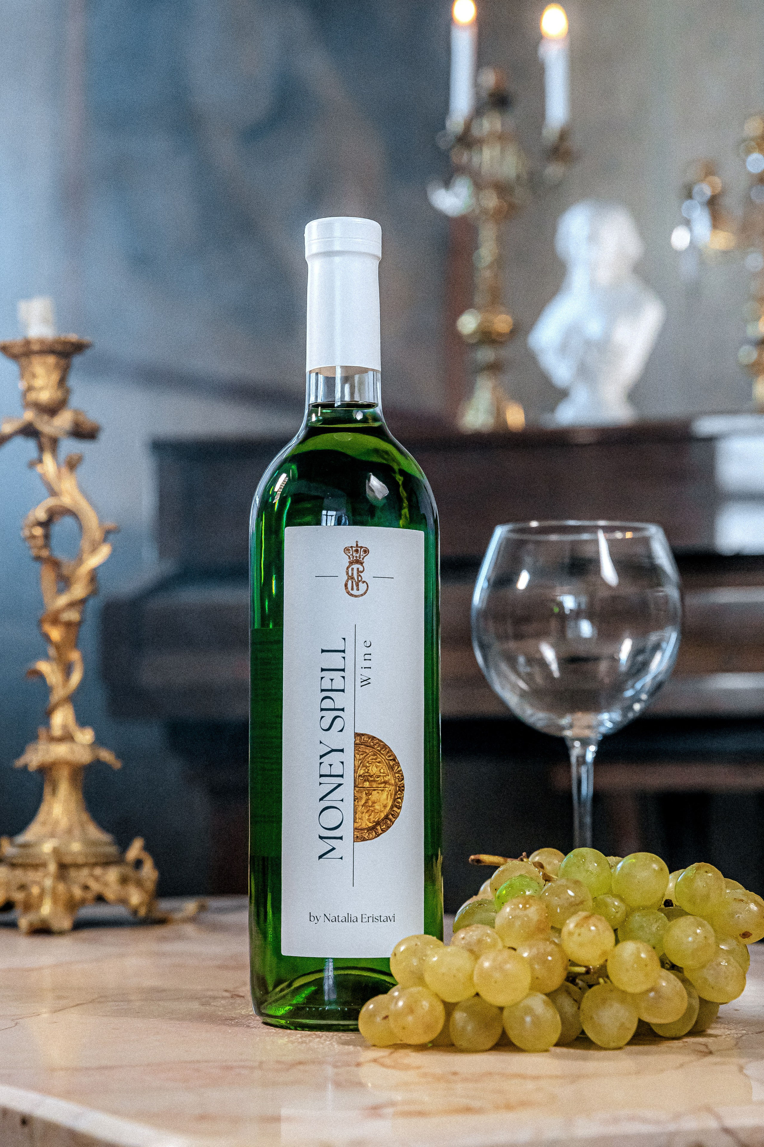 Вино «Money spell wine». Свадебный фотограф Грузия Тбилиси