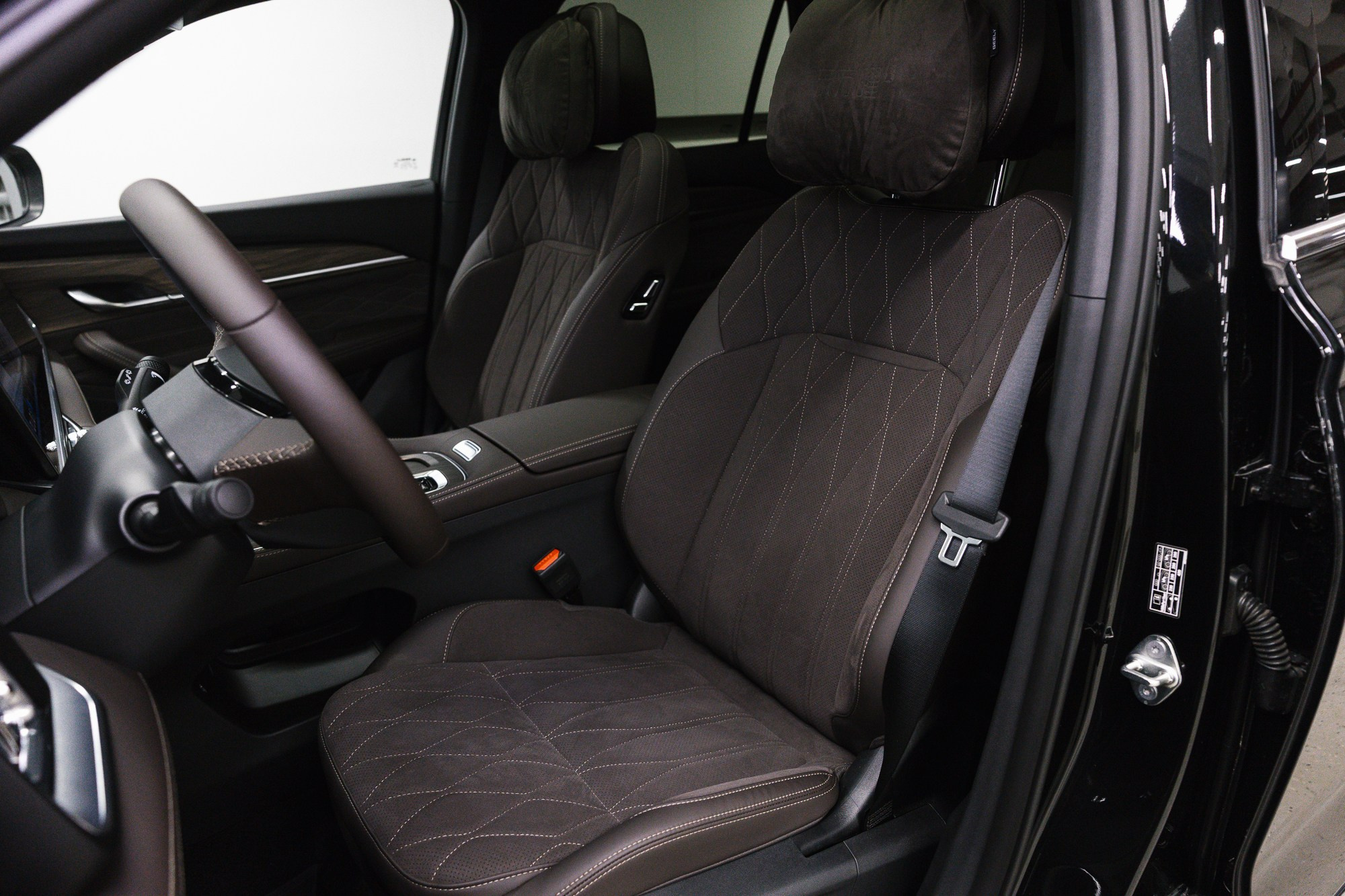 Geely Monjaro 2.0 4WD AT (238 л. с.). Автосалон «Х-Авто»